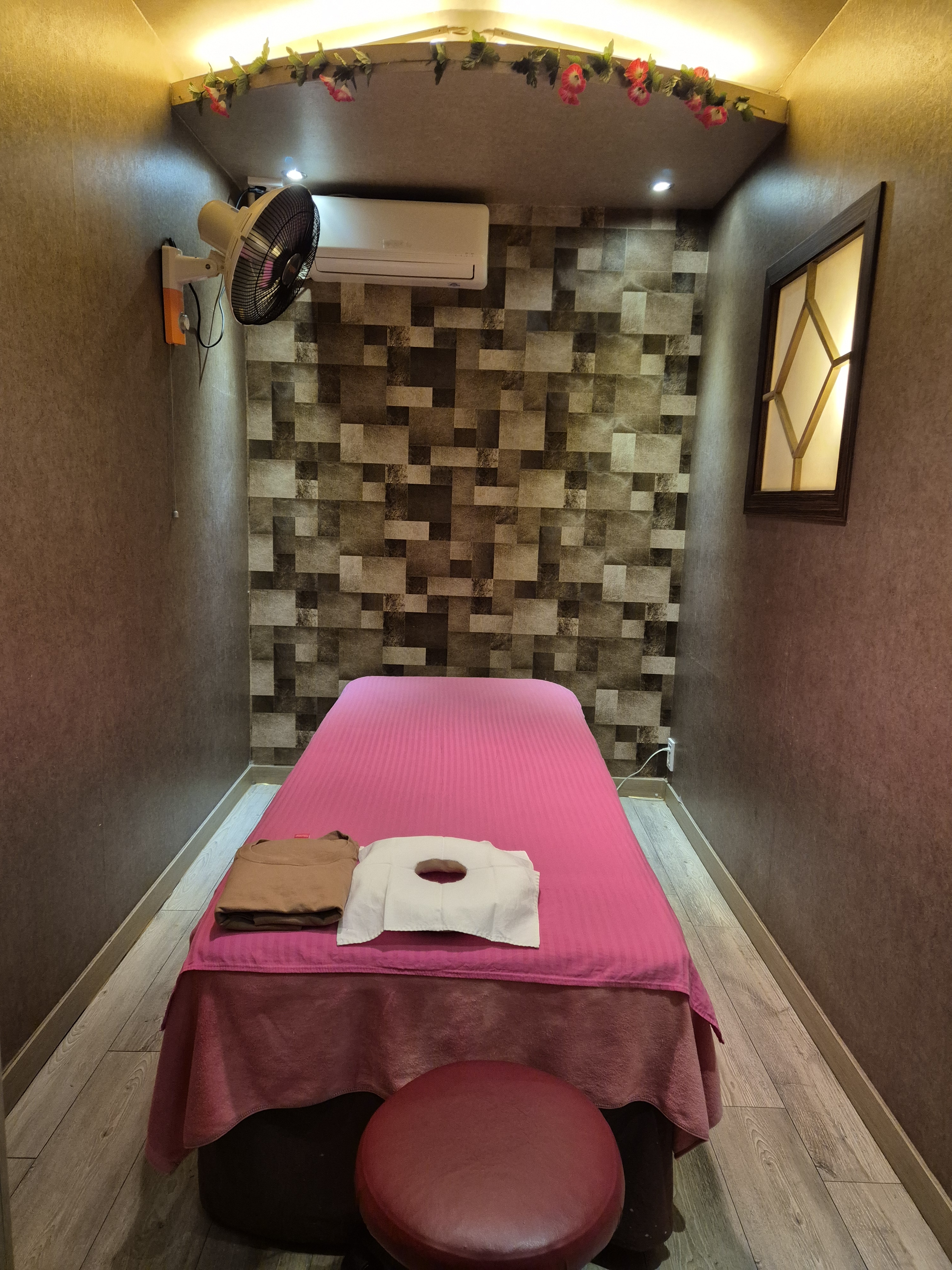 명품 약손 마사지 photo 5