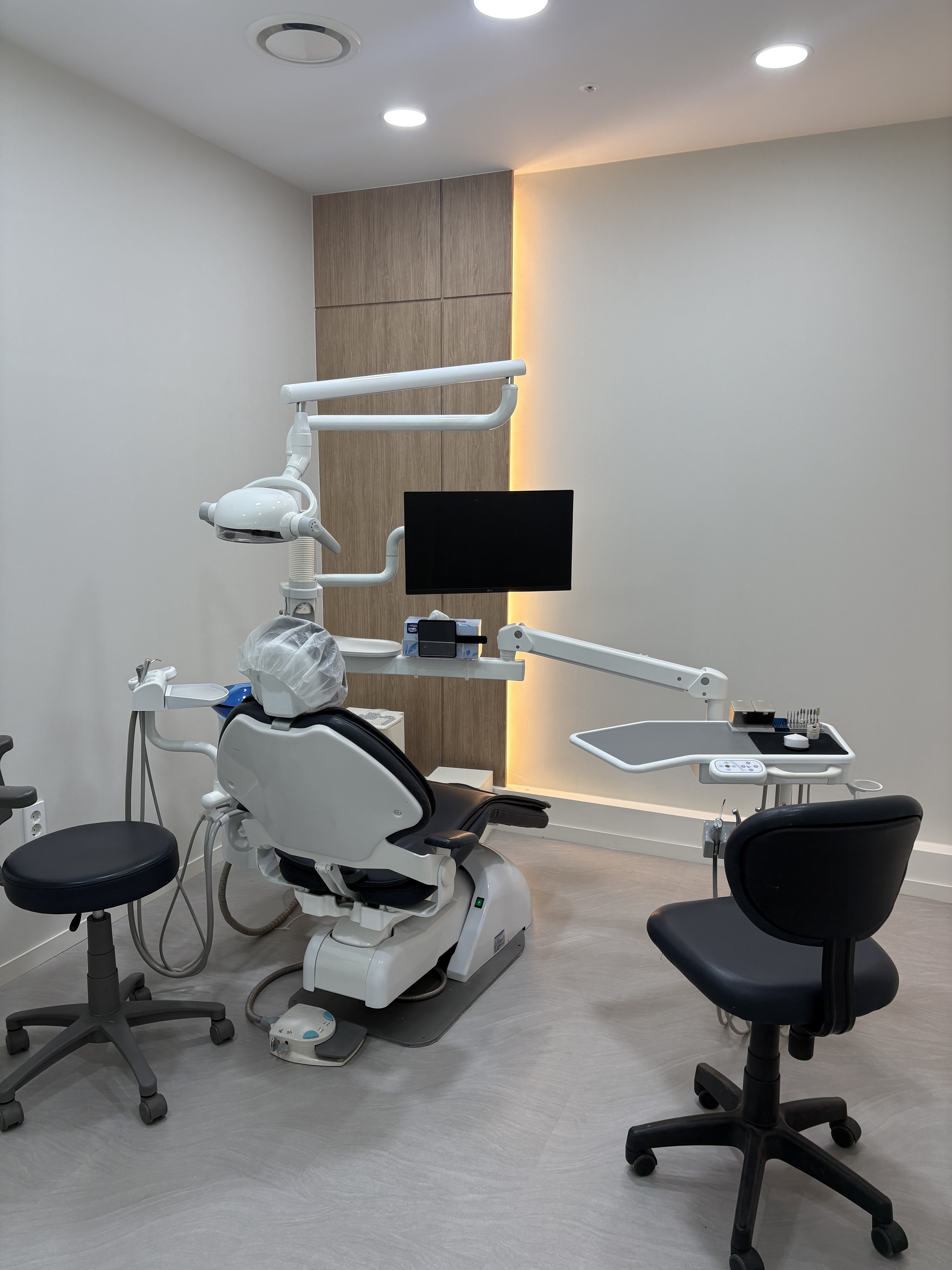 플러스치과의원 대표 이미지