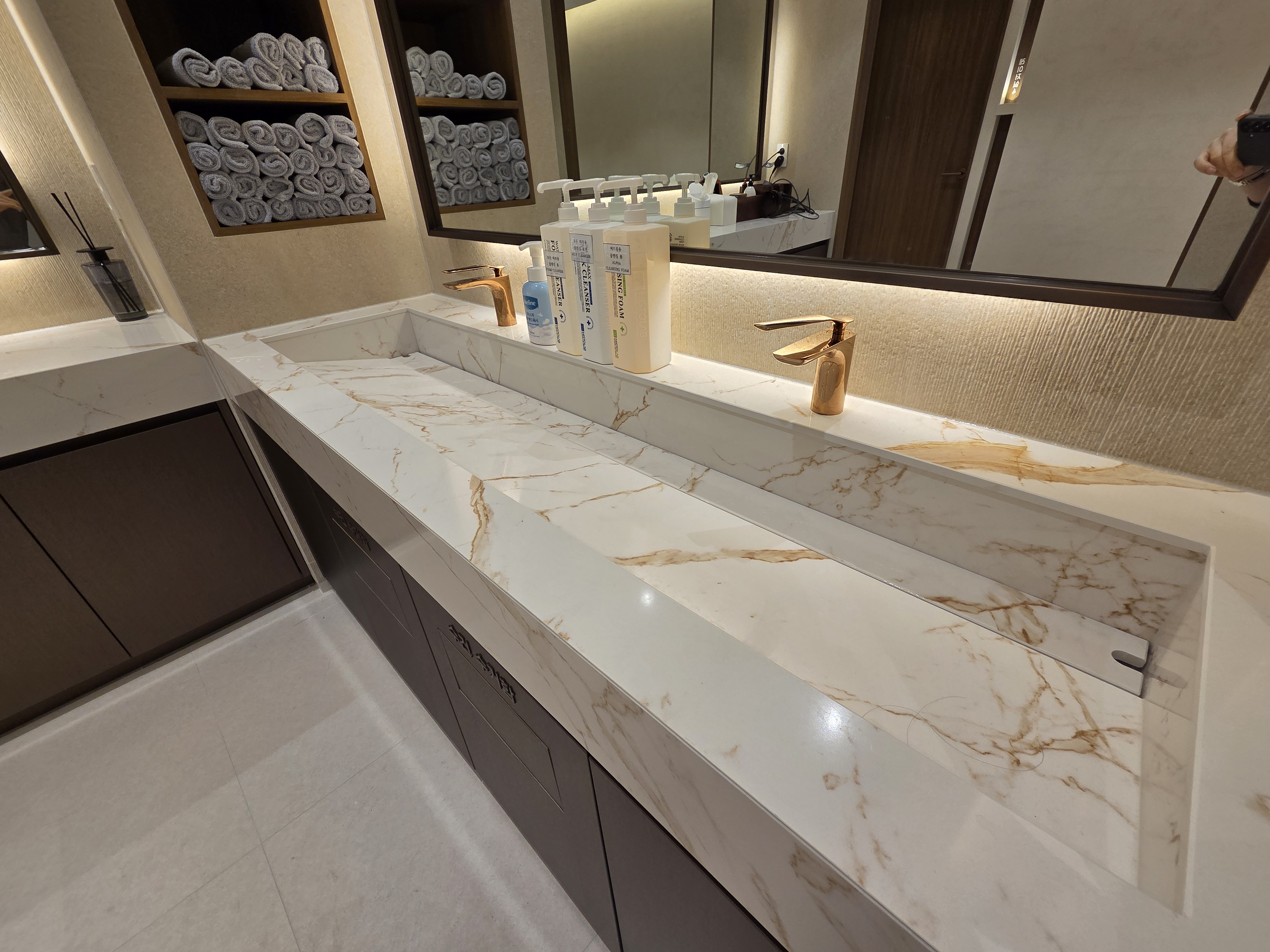 디라운지피부과 대표 이미지