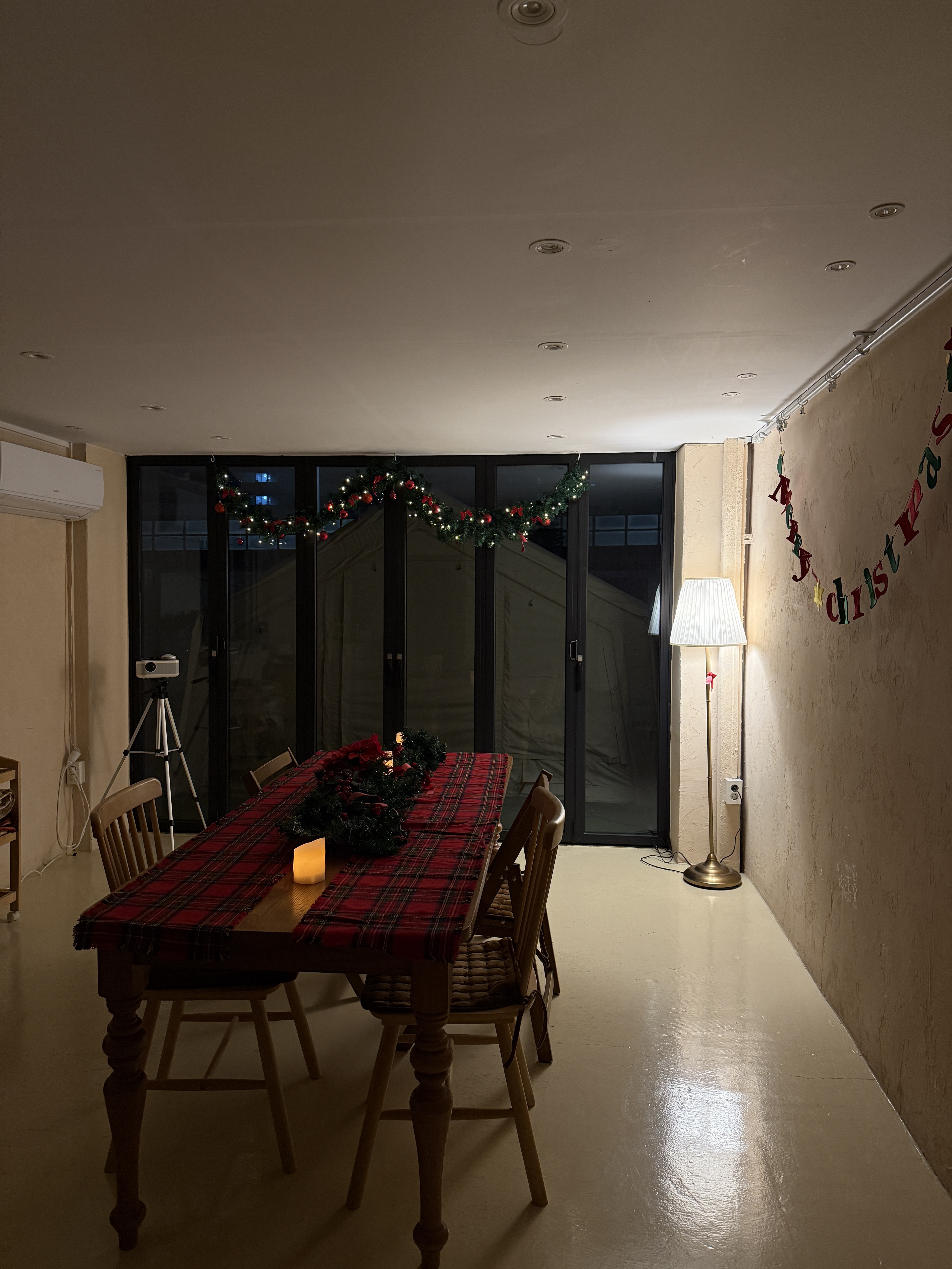 모뉴먼트 대표 이미지