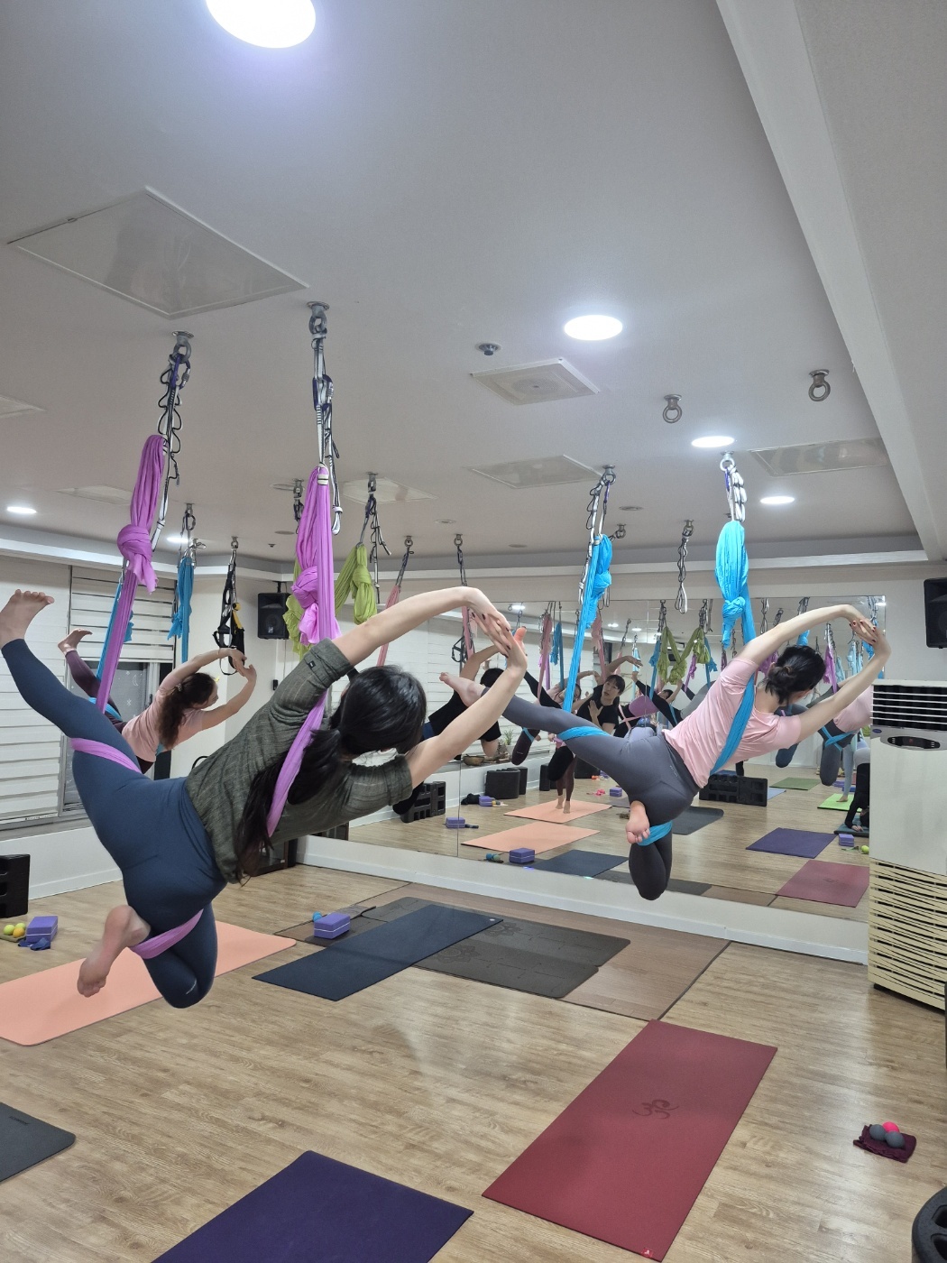 차크라요가명상 플라잉요가 수업