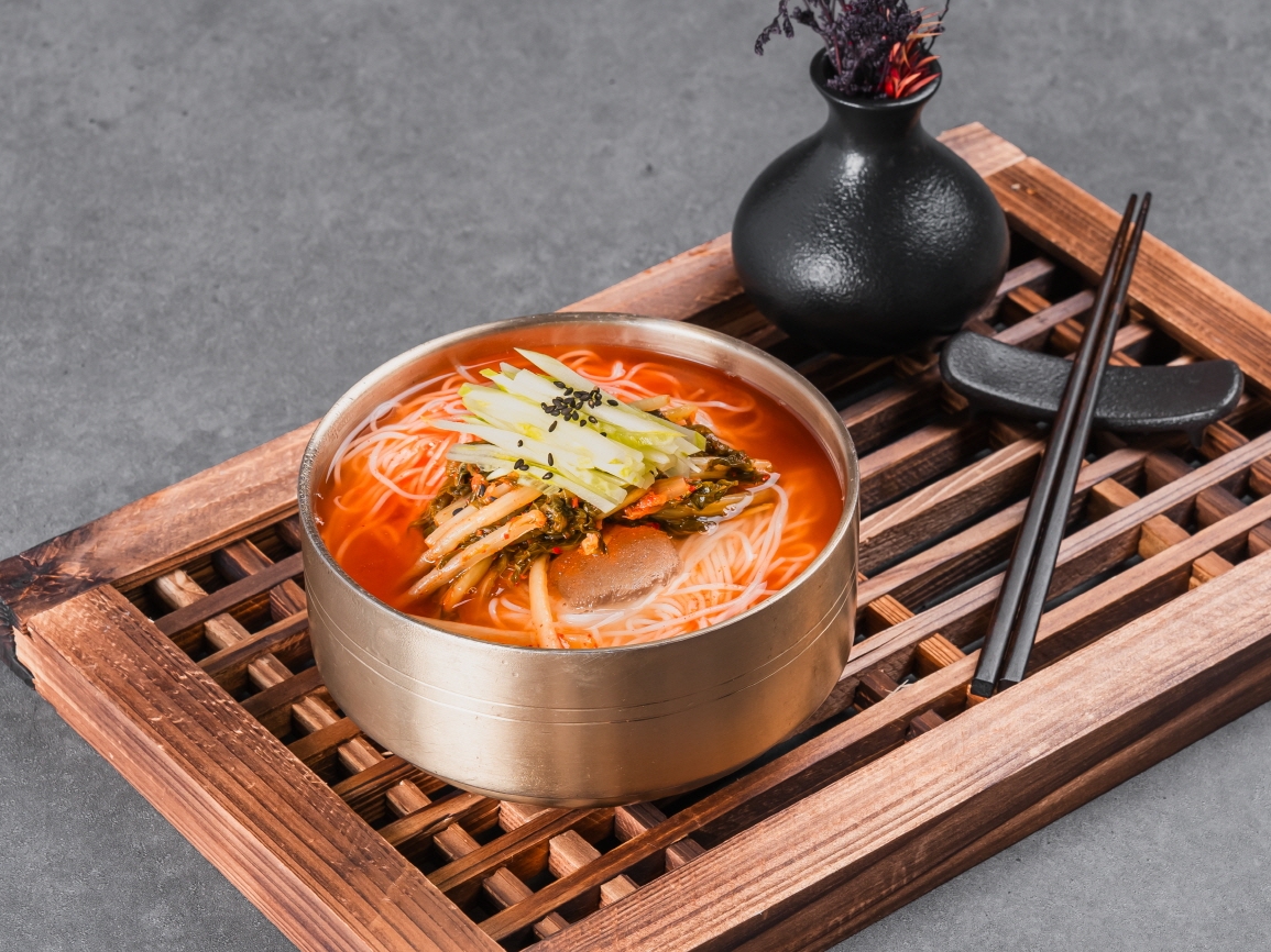 냉 김치말이국수