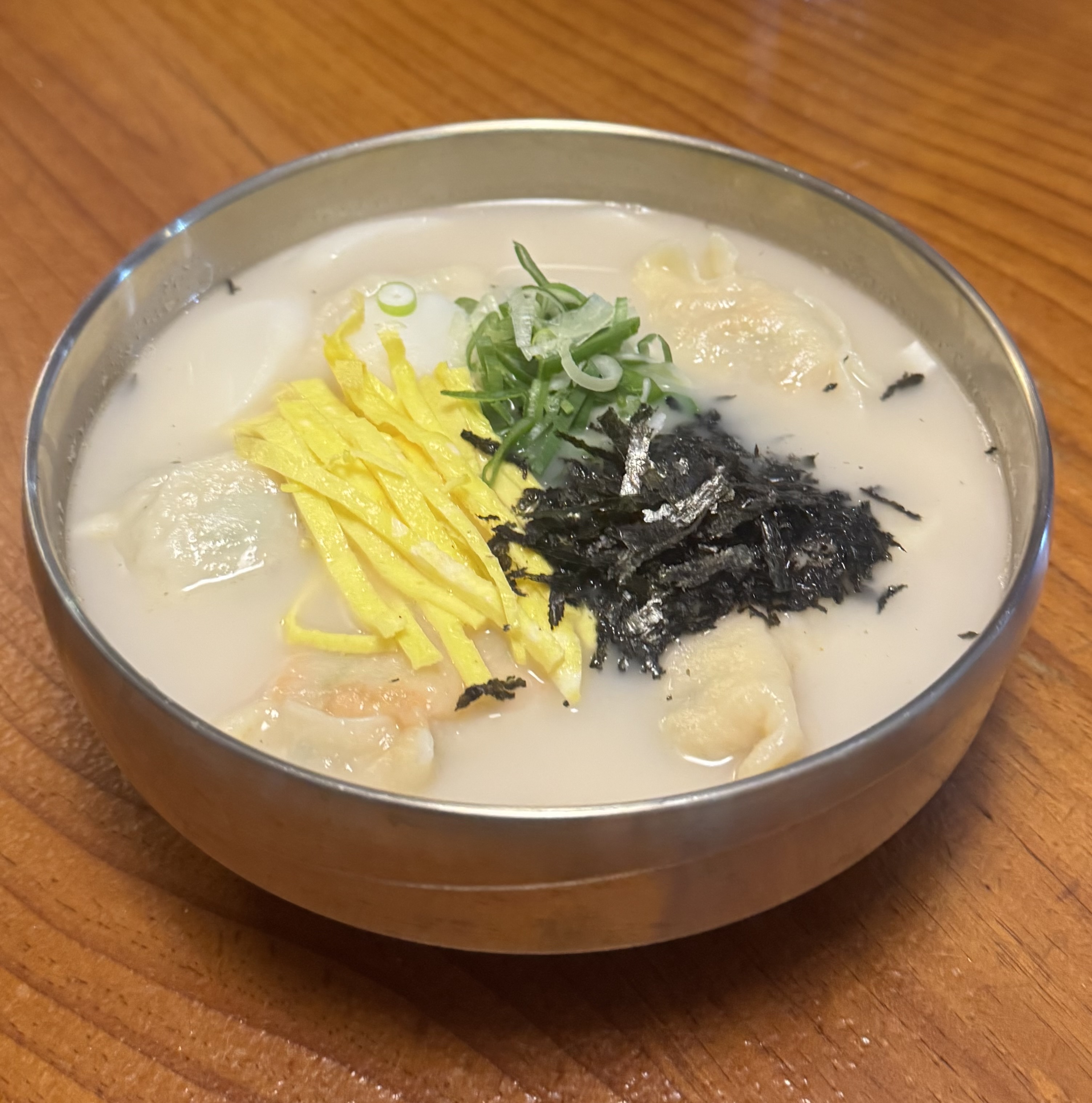 떡만둣국