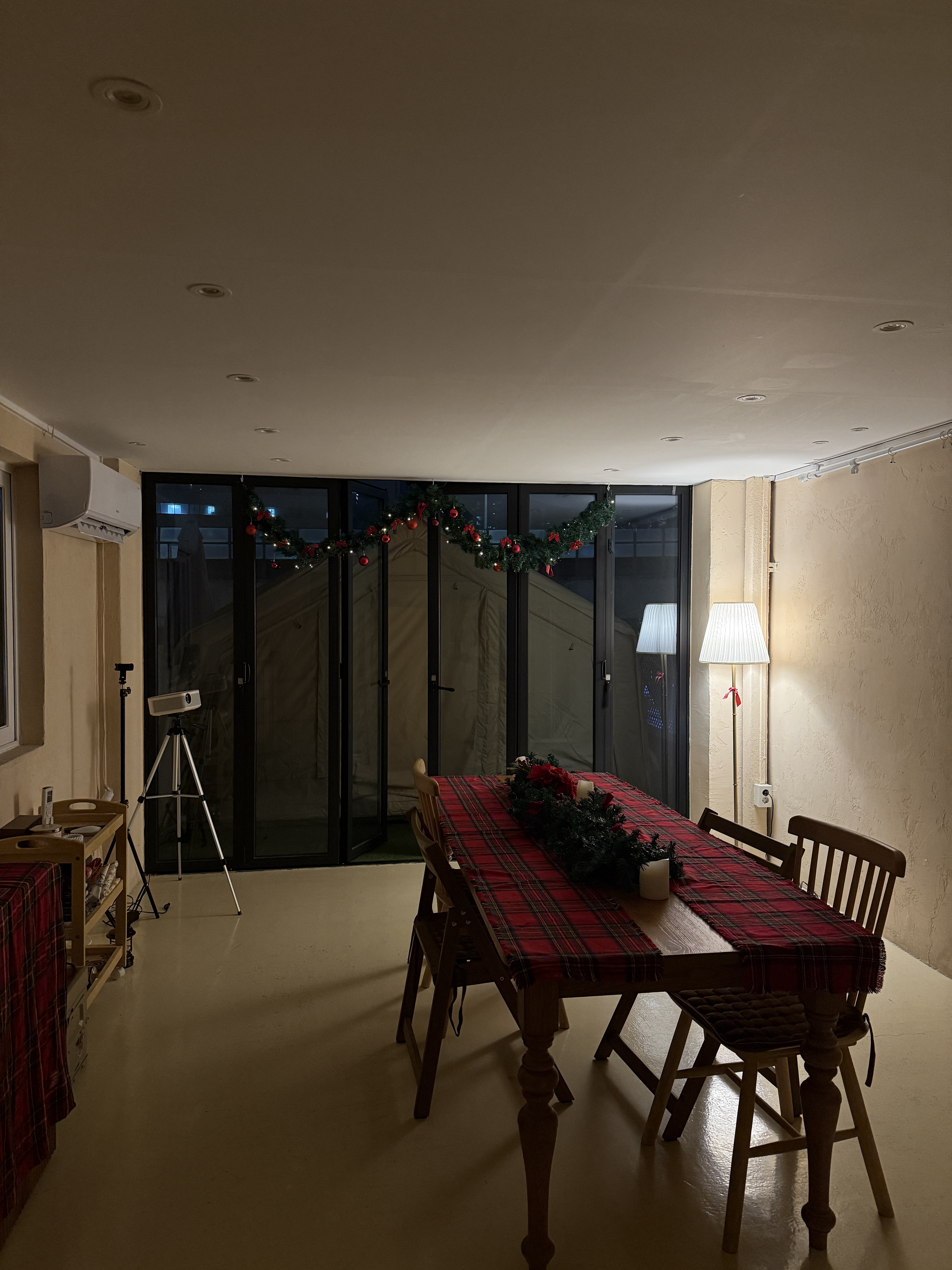 모뉴먼트 대표 이미지