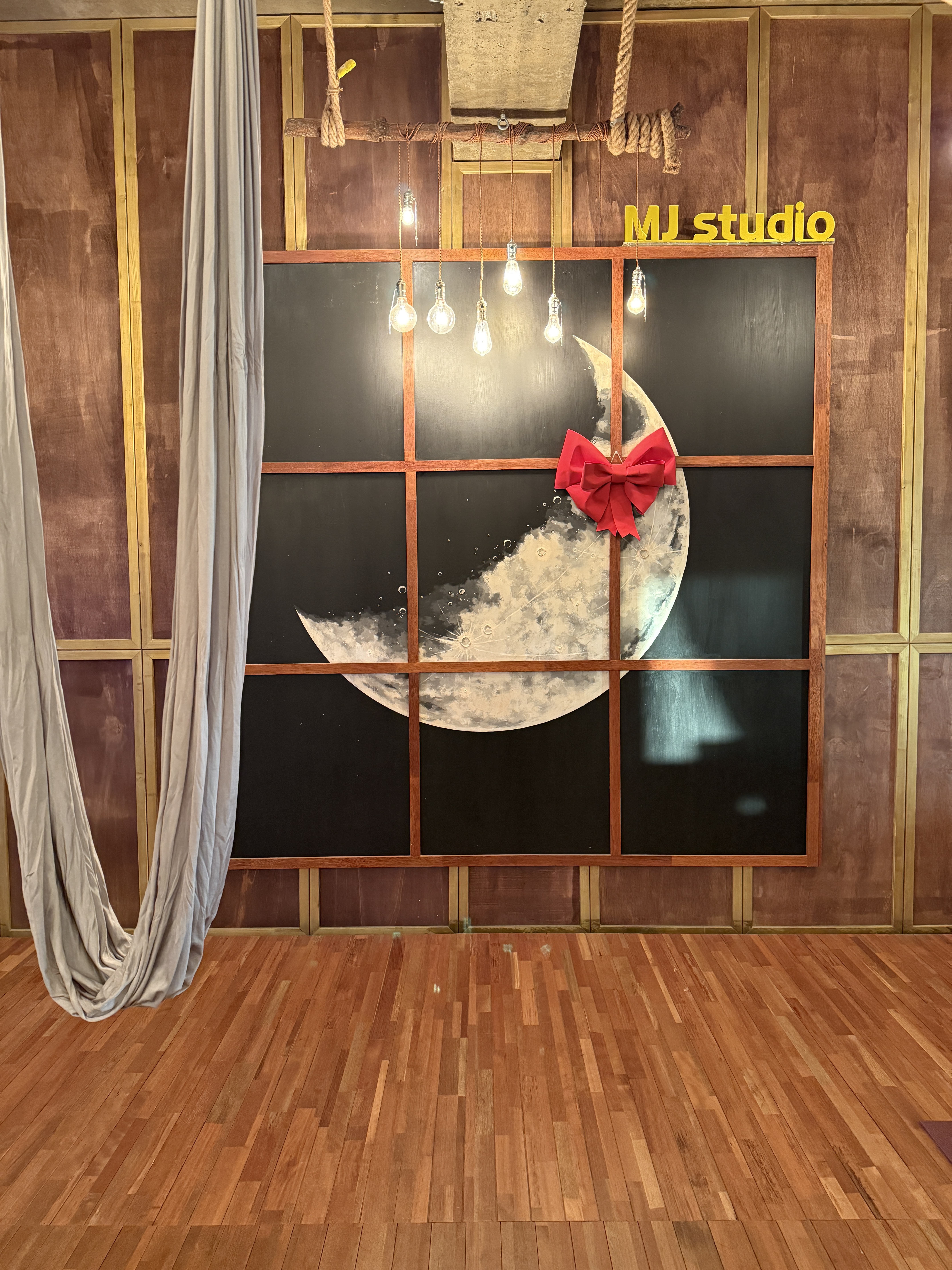 MJ studio