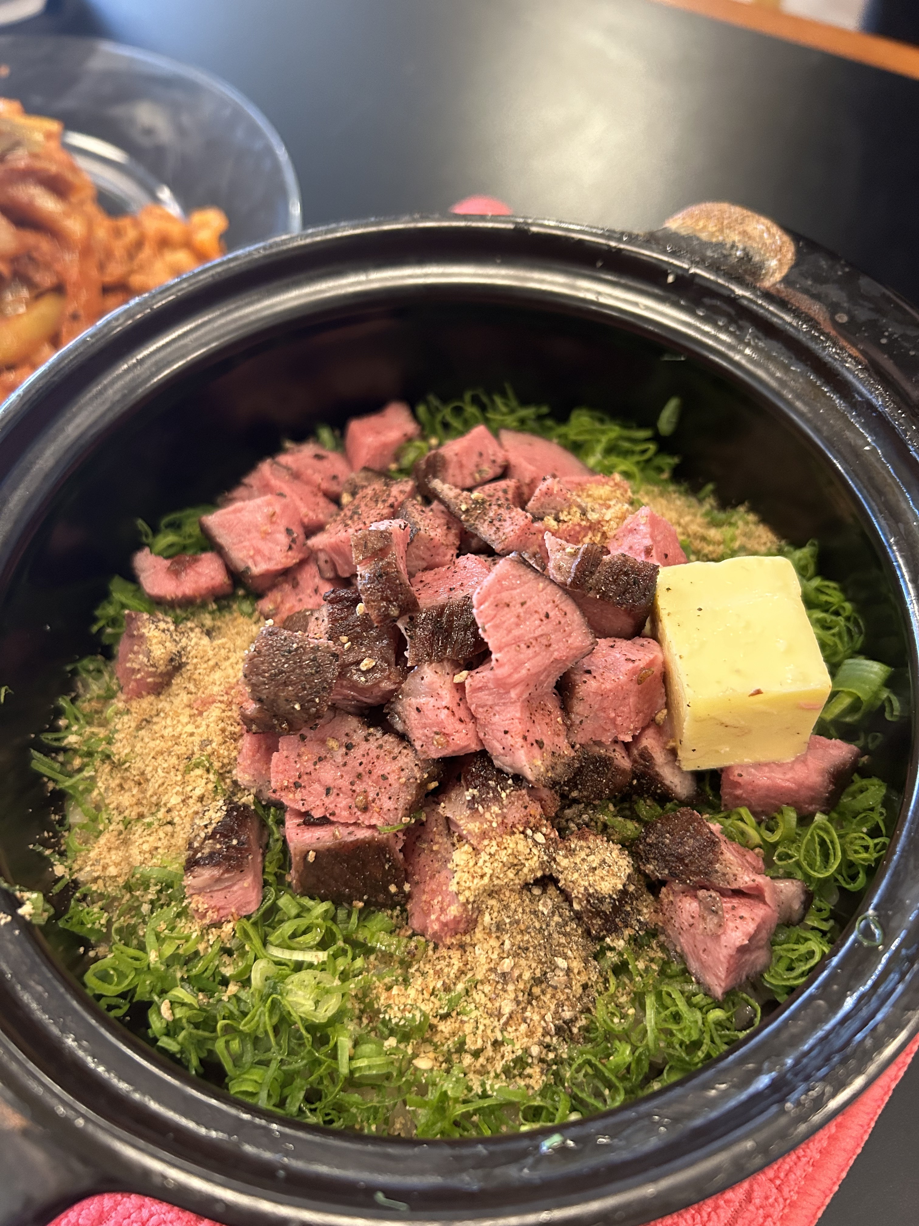 살치살 솥밥