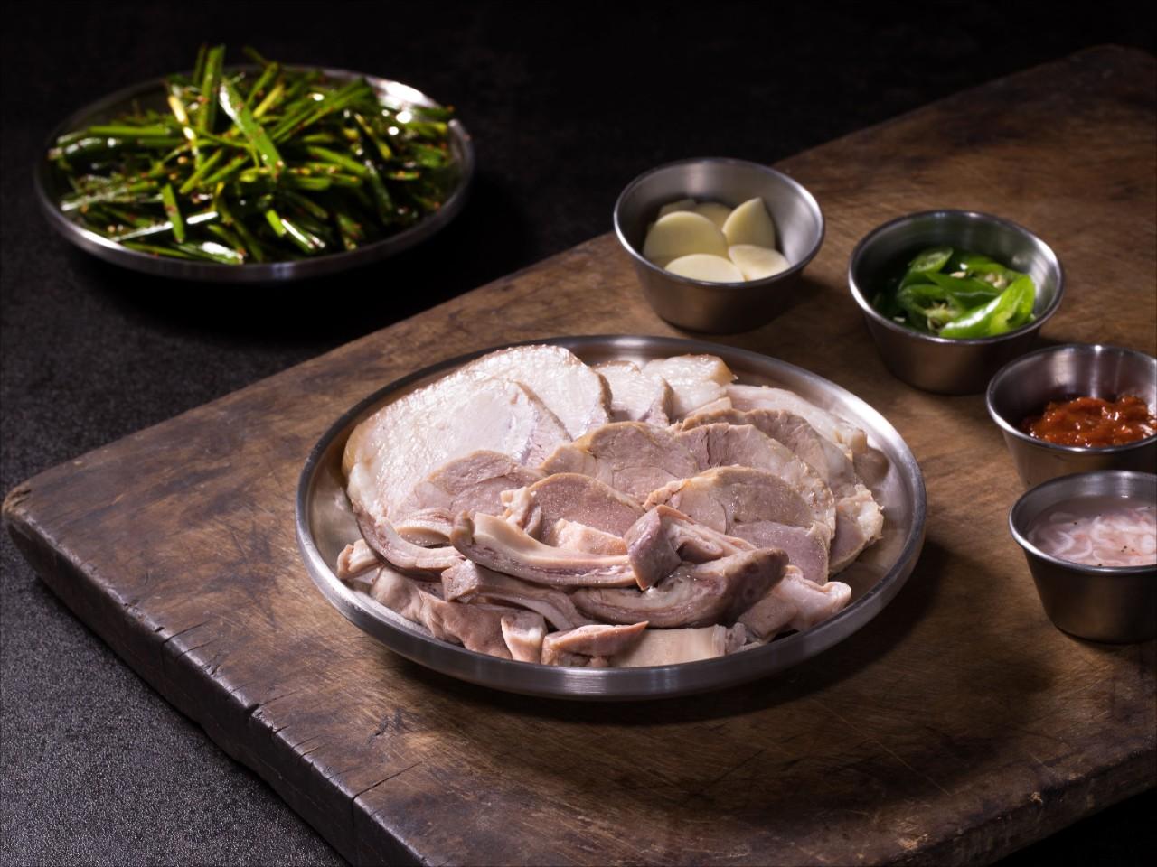 돈수육 반접시