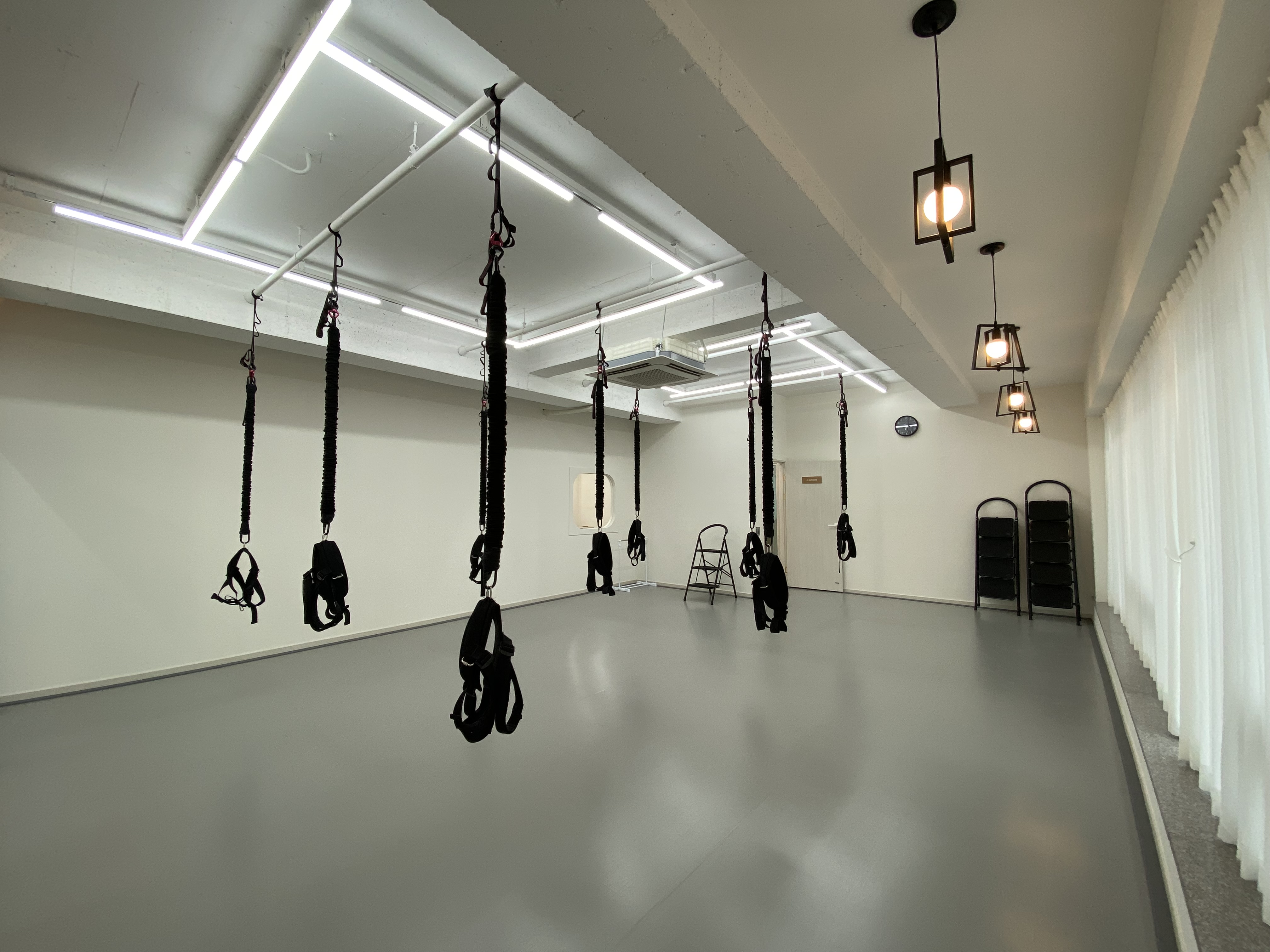 단 필라테스 앤 번지 내부