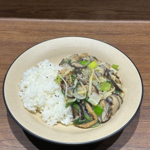 유산슬덮밥