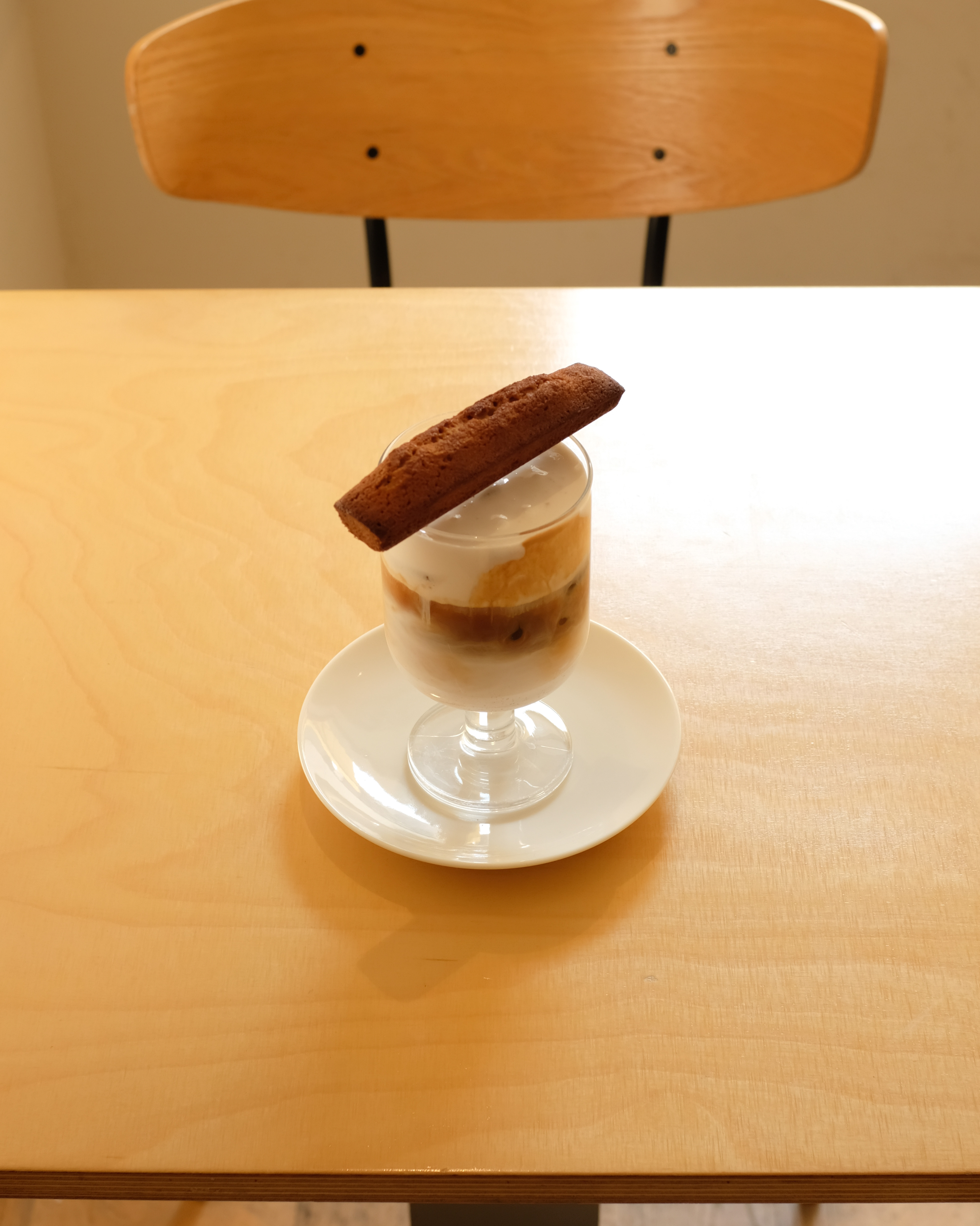 솔티 카라멜 라떼 with 휘낭시에