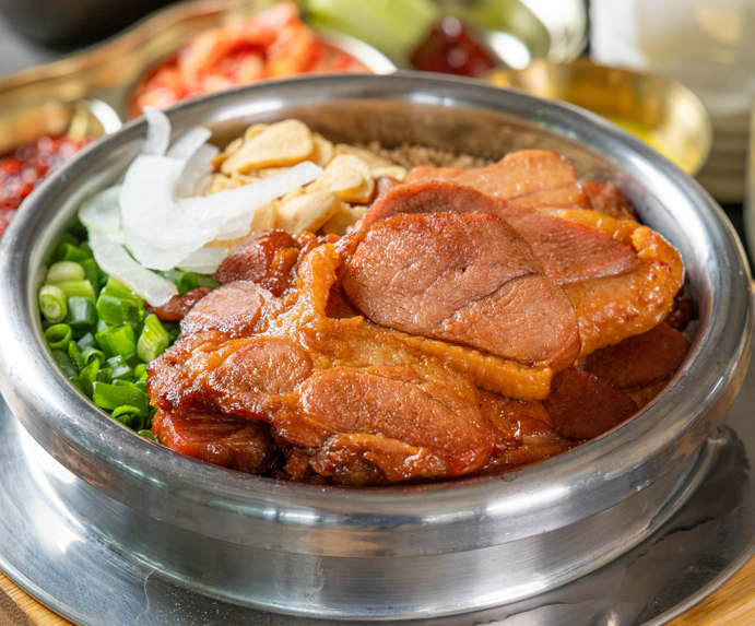 훈제 오리 솥밥