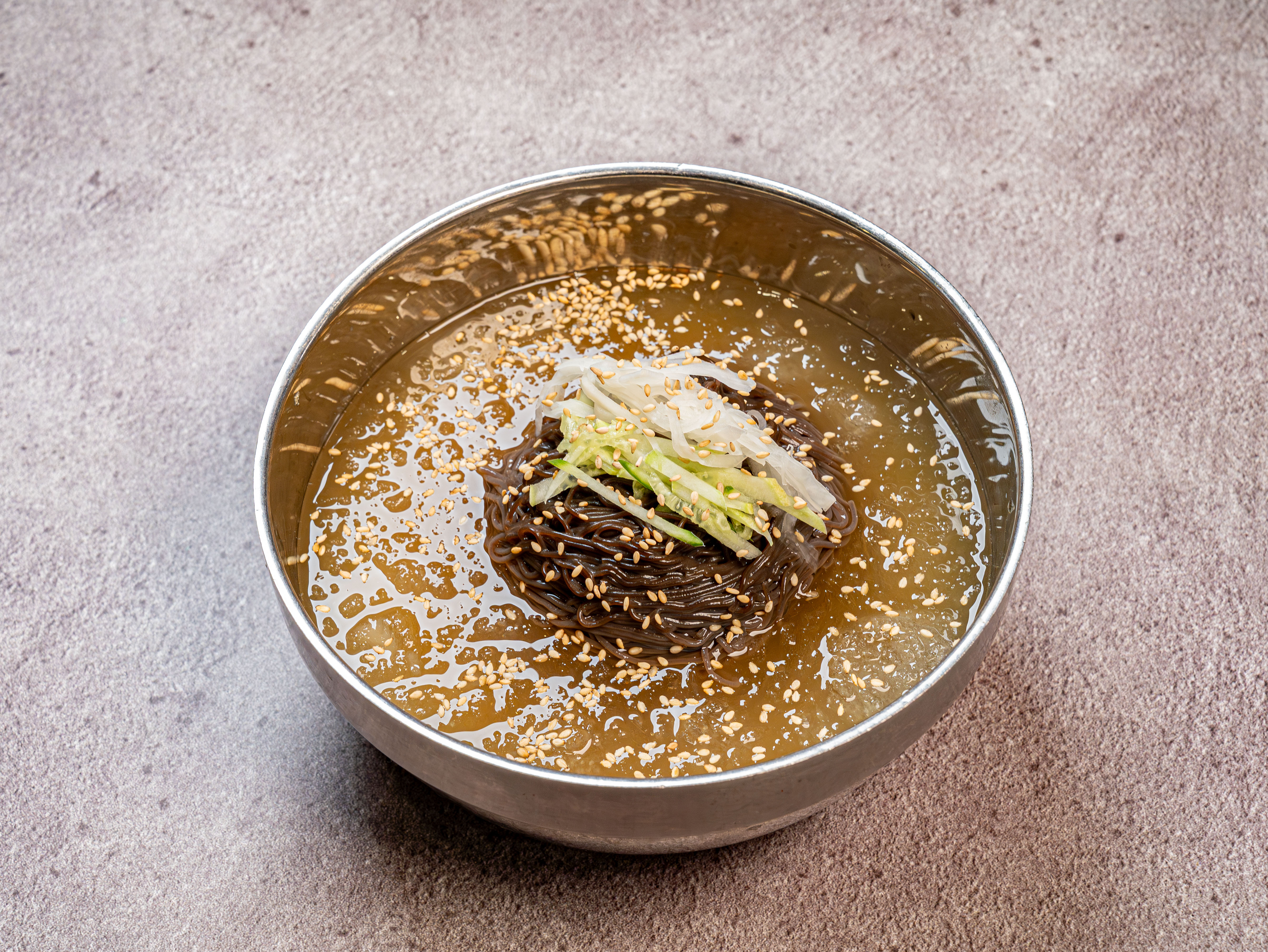물냉면