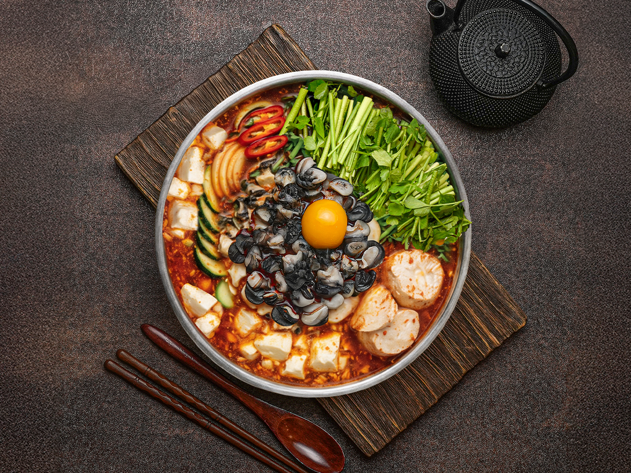 쫄깃하고 얼큰한 [우렁 순두부전골]