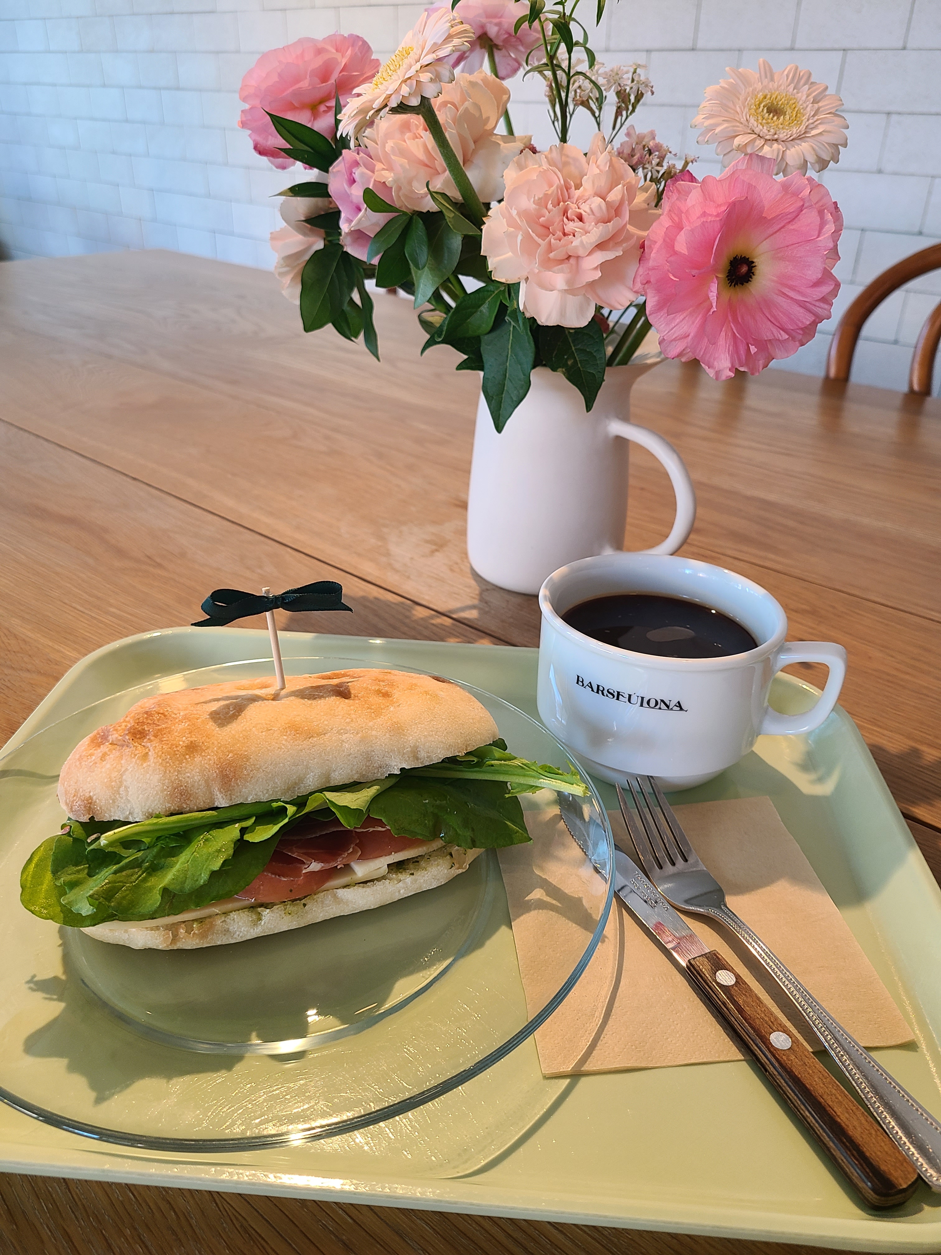 바르세울로나 Cafe&Bar