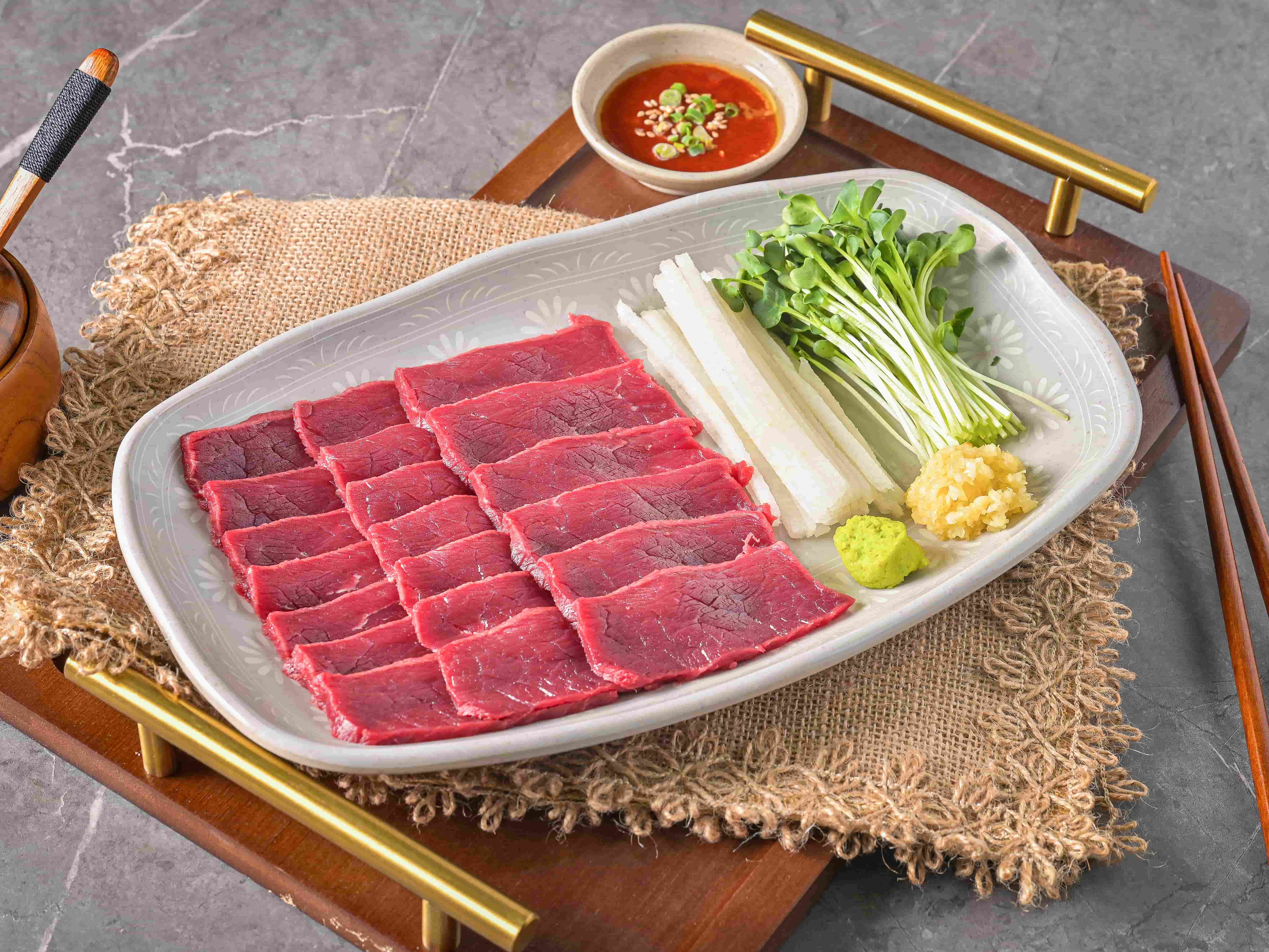 Sliced raw beef (small)