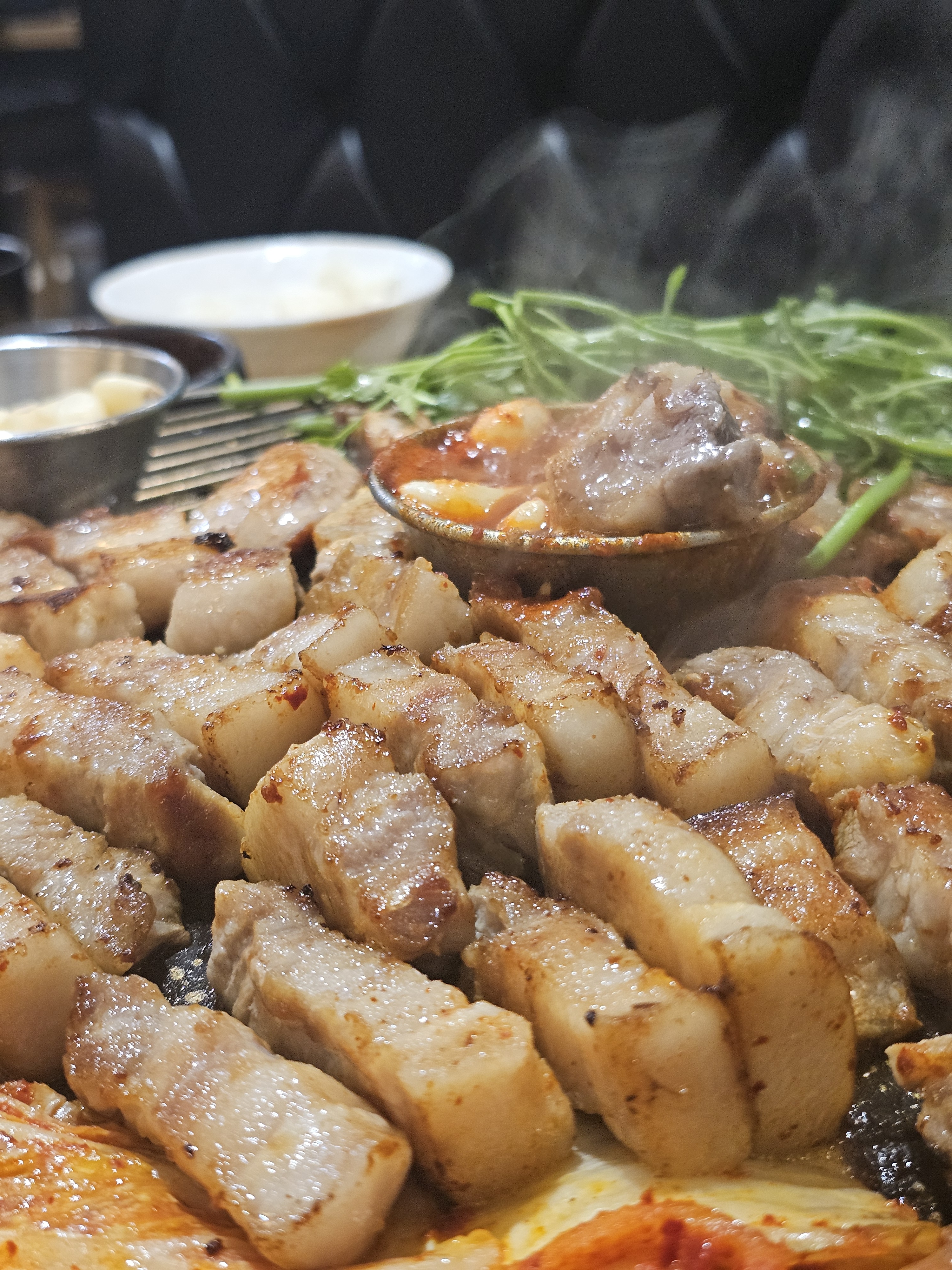 온유월솥뚜껑삼겹살 본점