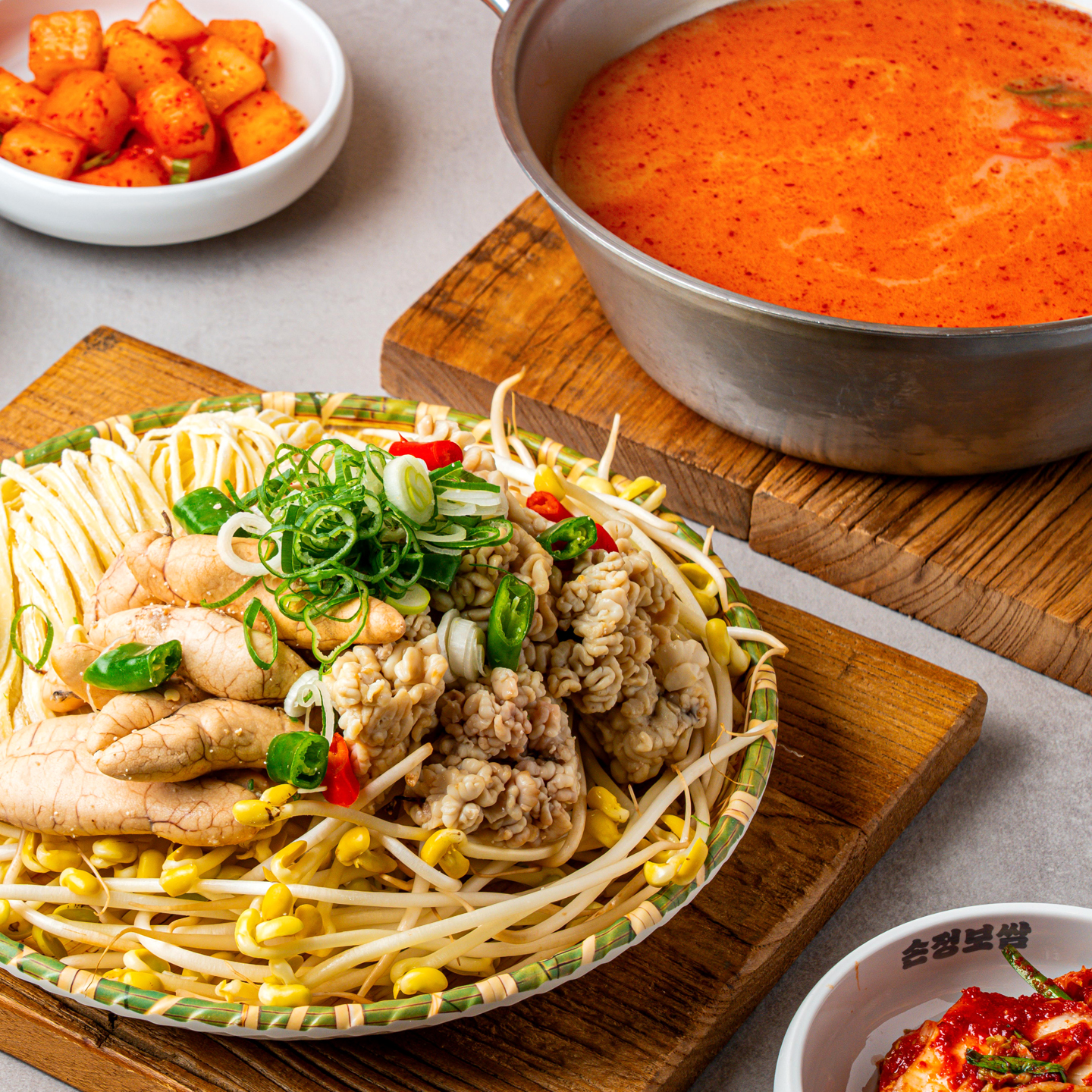 얼큰 알곤이 칼국수 전골