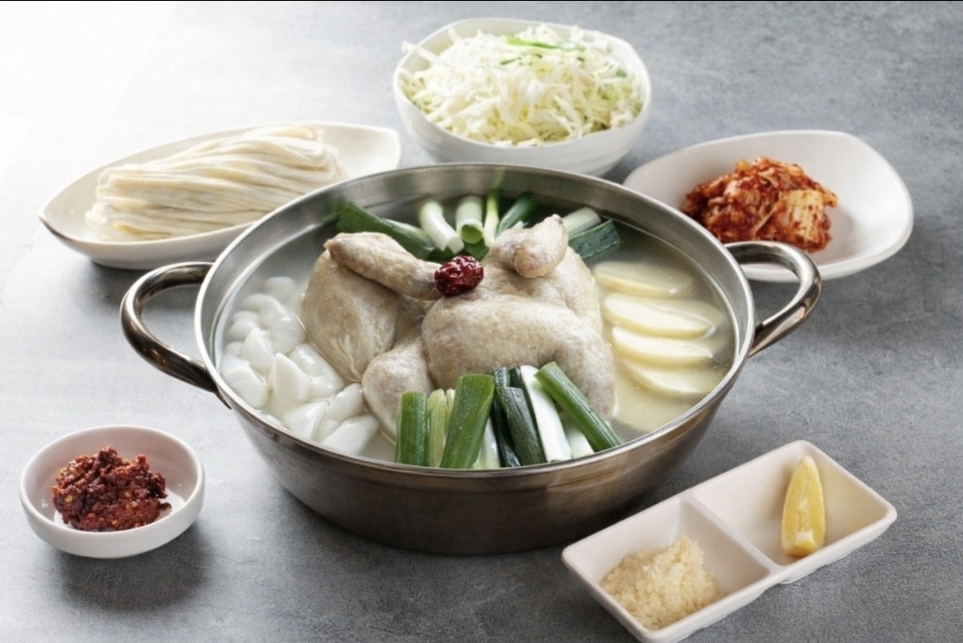 신촌 30년 전통의 맛 진국 닭한마리