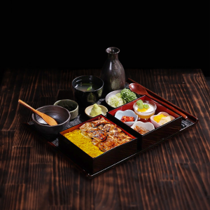 특 토리마부시(숯불 닭구이 덮밥)