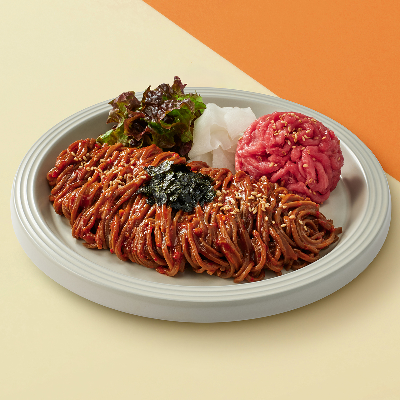 비빔 육회 막국수