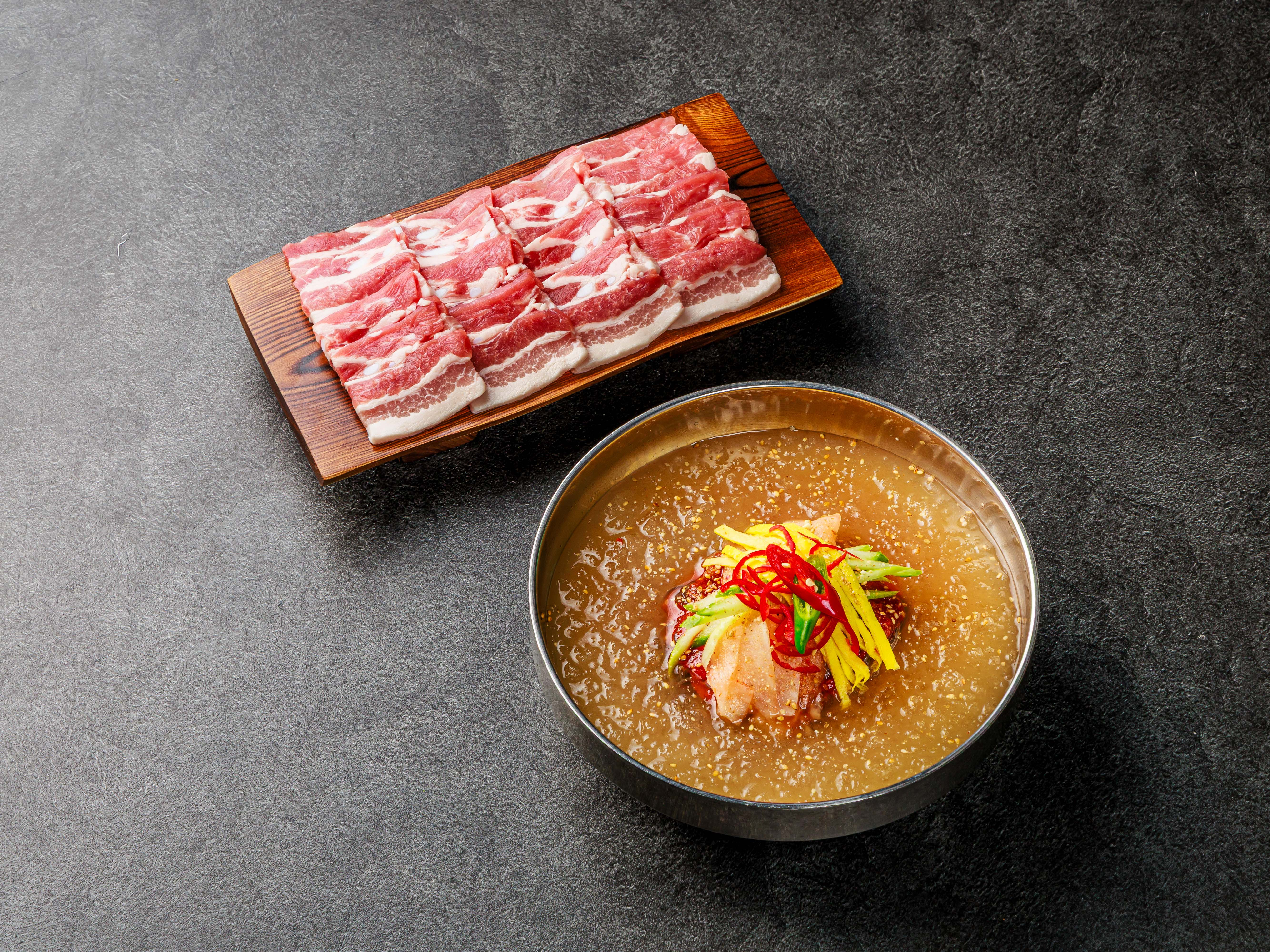 점심특선 B(옛날생삼겹 + 물,비빔)