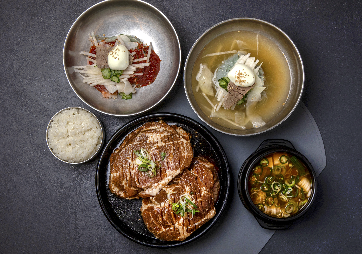 점심특선 돼지양념구이(2인이상)