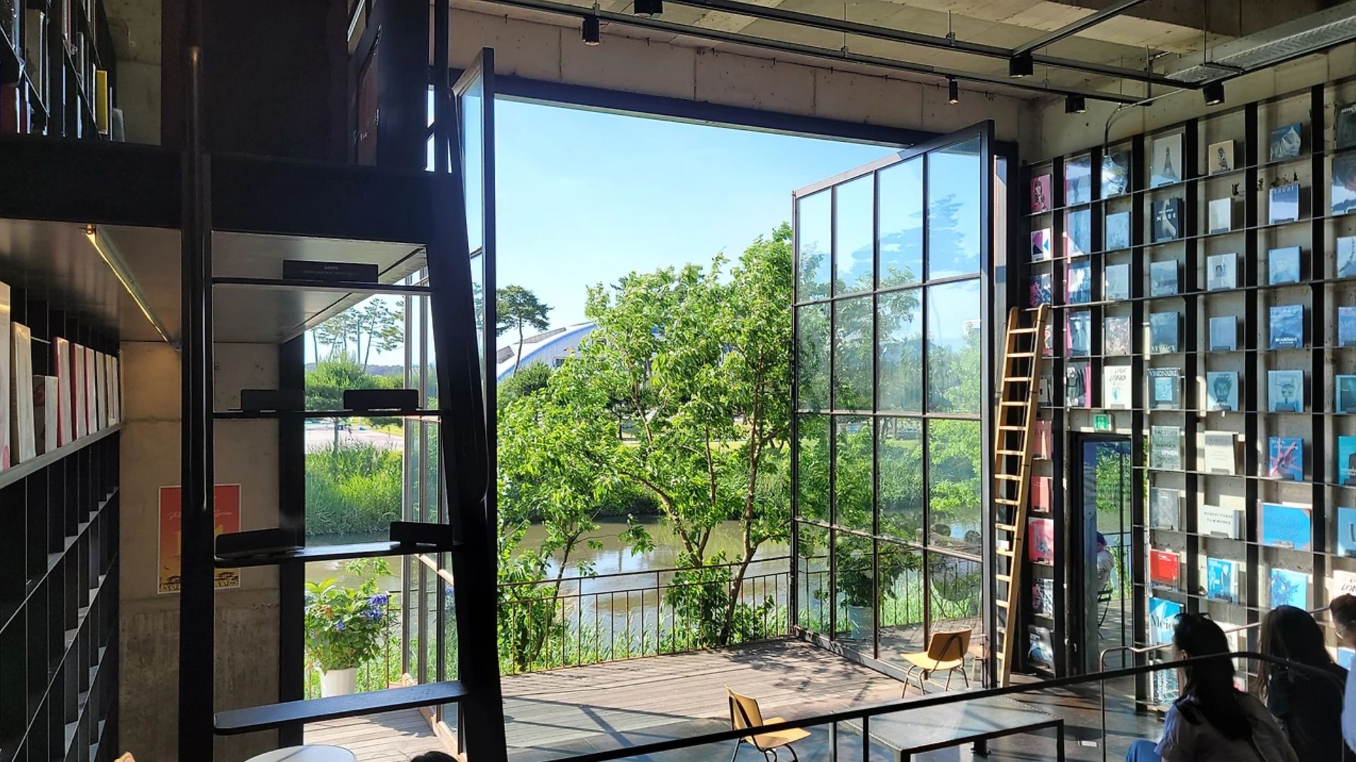 테라로사 경포호수점