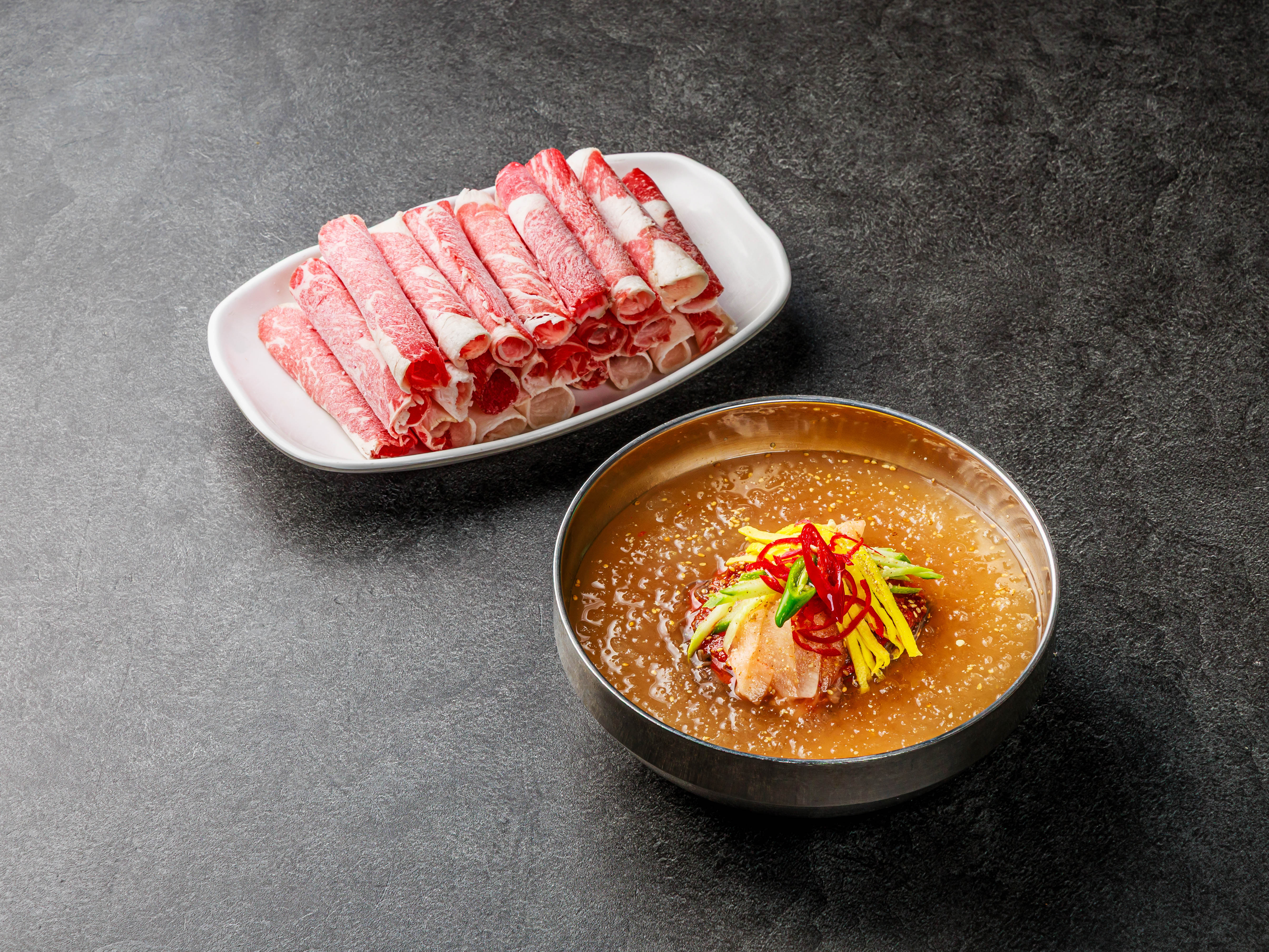 점심특선 B(차돌박이 + 물,비빔)