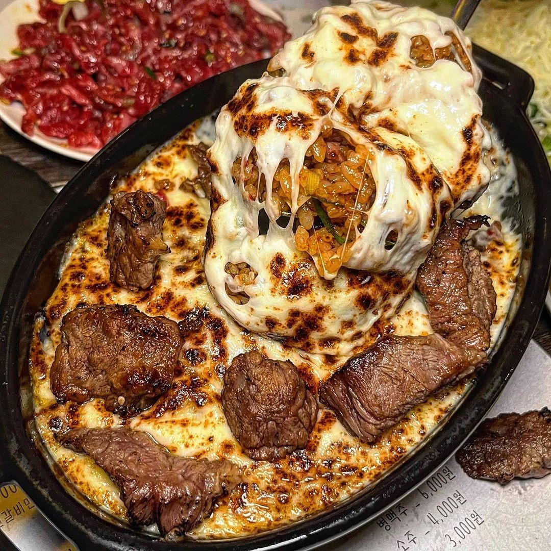 치즈폭탄본갈비볶음밥