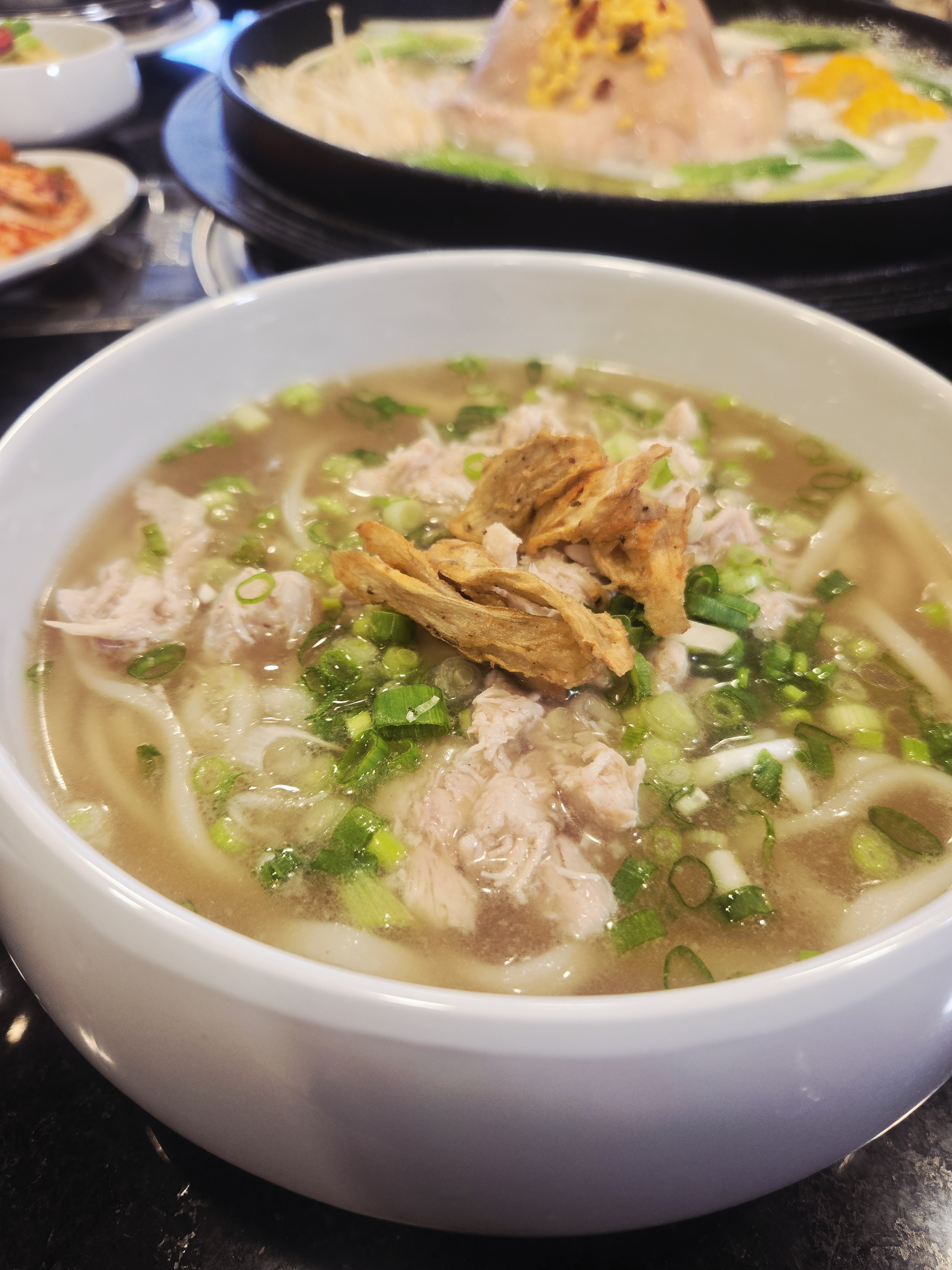 마음속까지 따뜻해지는 닭칼국수