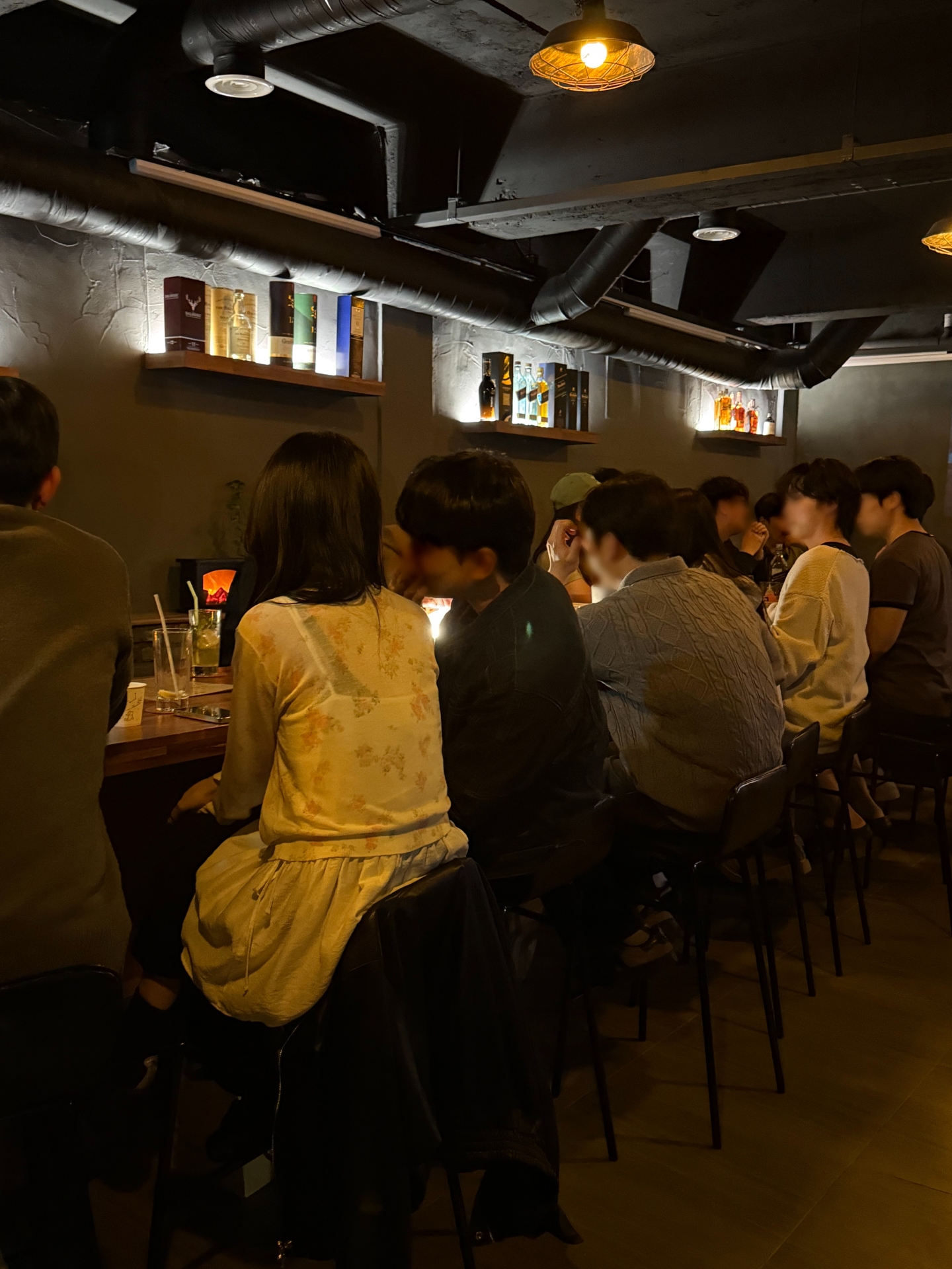 Iyu solo drinking bar