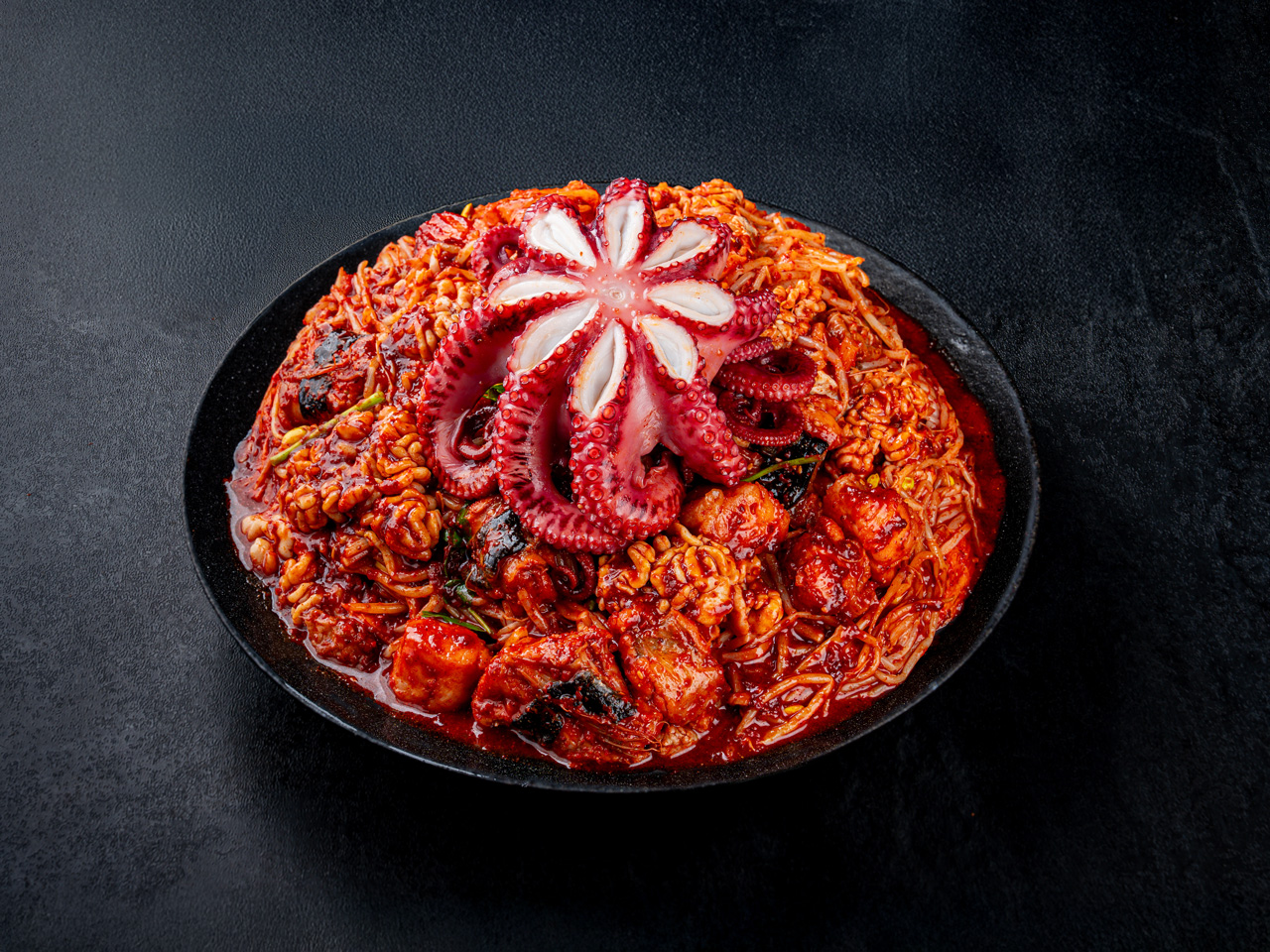 솥뚜껑 통문어아구찜