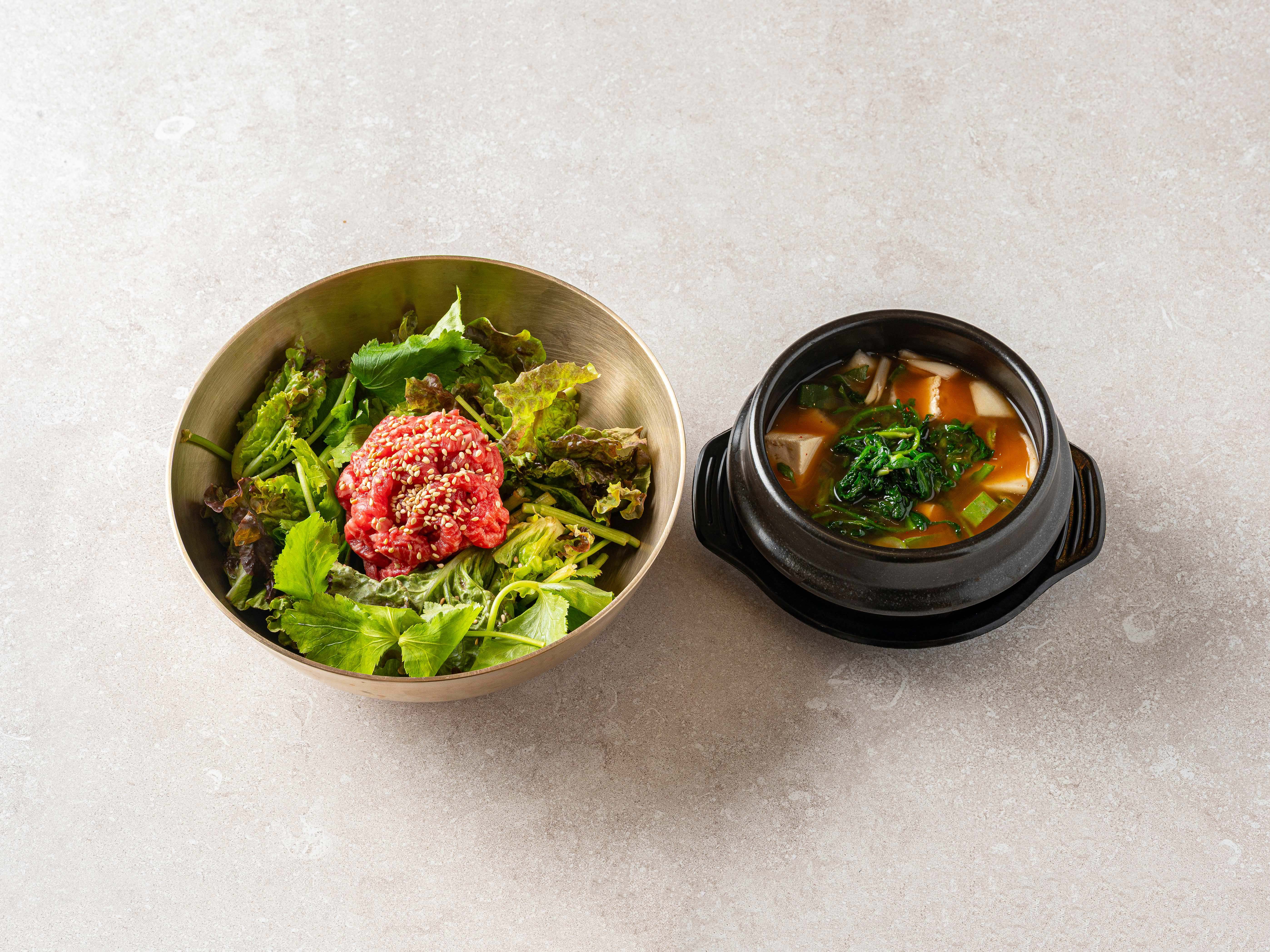 한우 육회비빔밥+된장찌개(서비스)