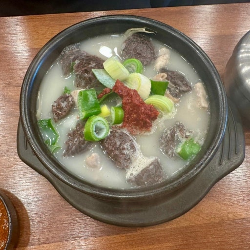 돼지세끼국밥