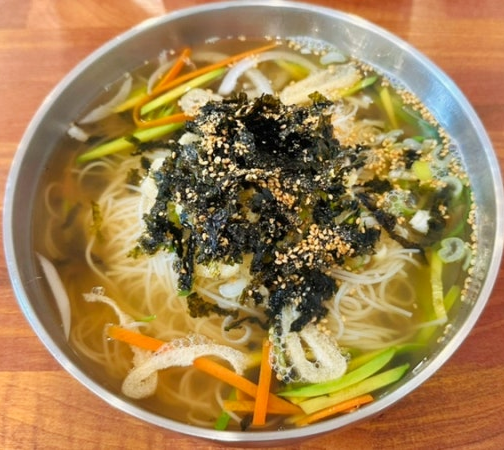 일동꼬막국수