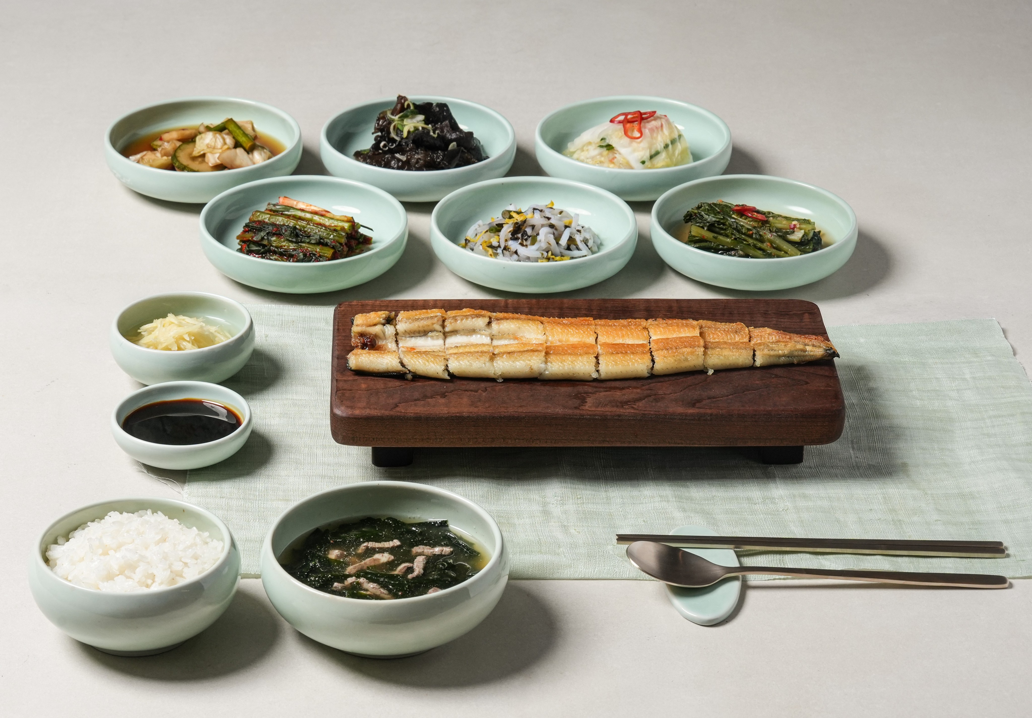 장어 소금구이 한상