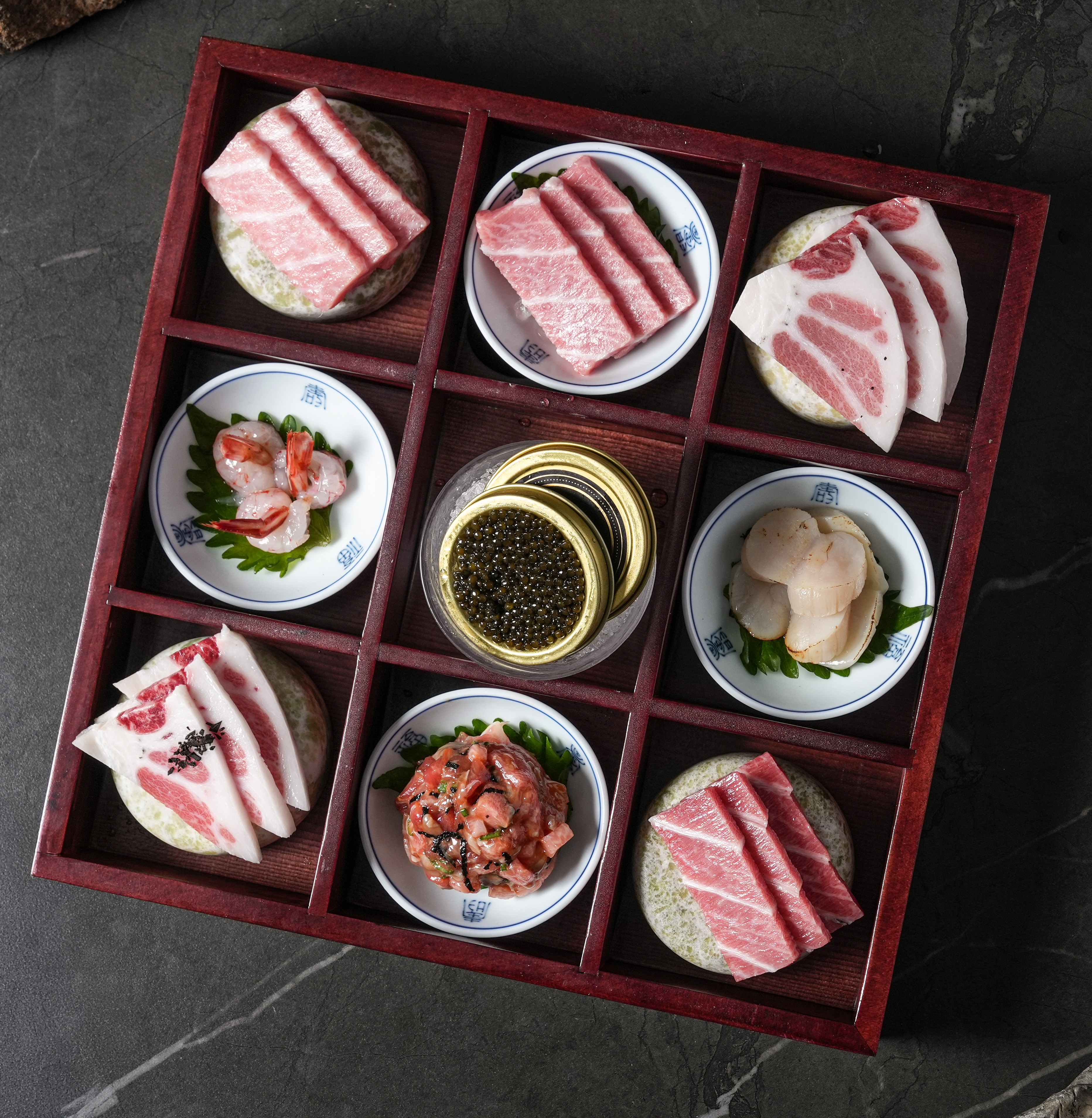참치회와 캐비어 130g