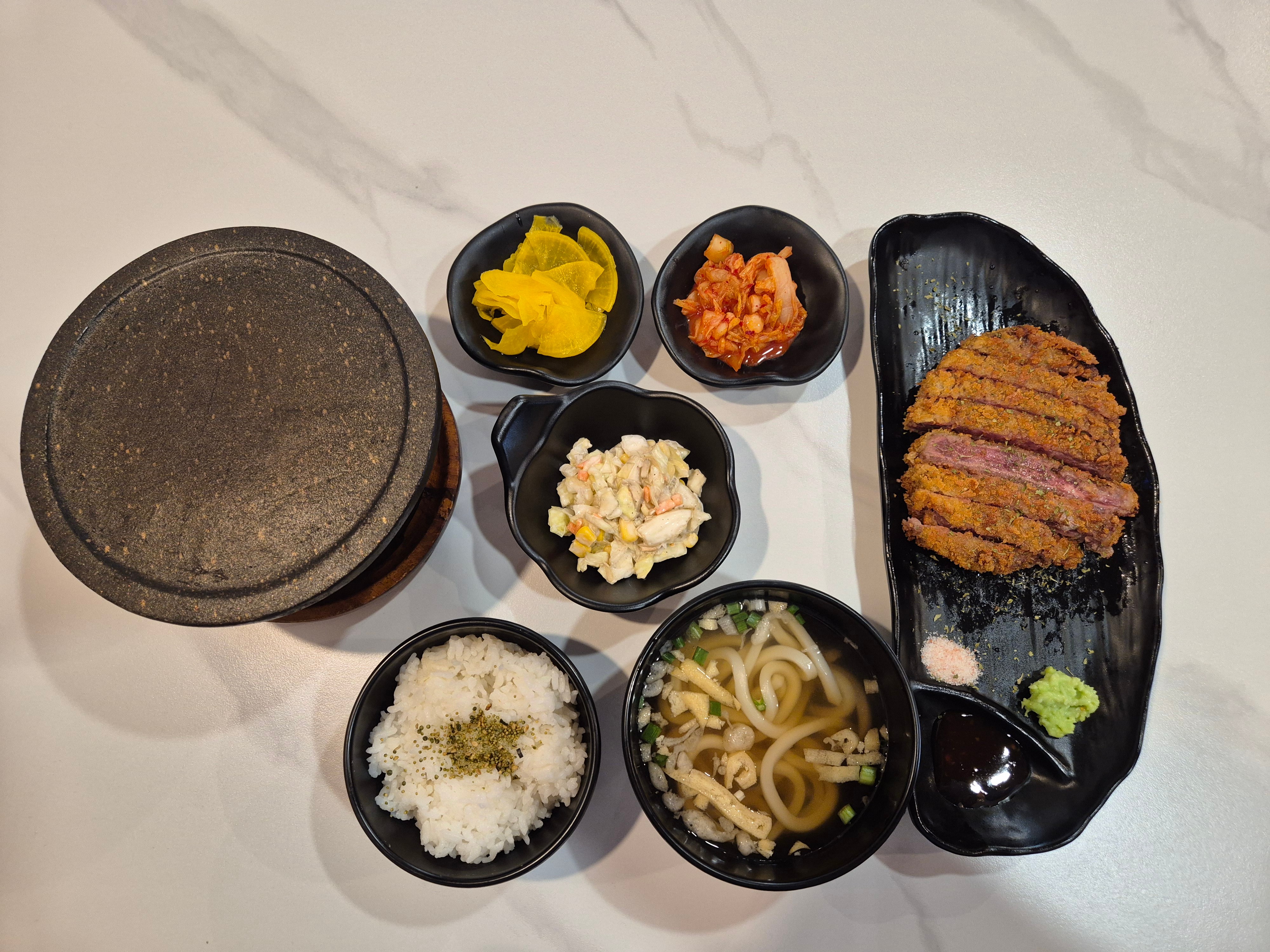 극강의 부드러움 안심규카츠정식