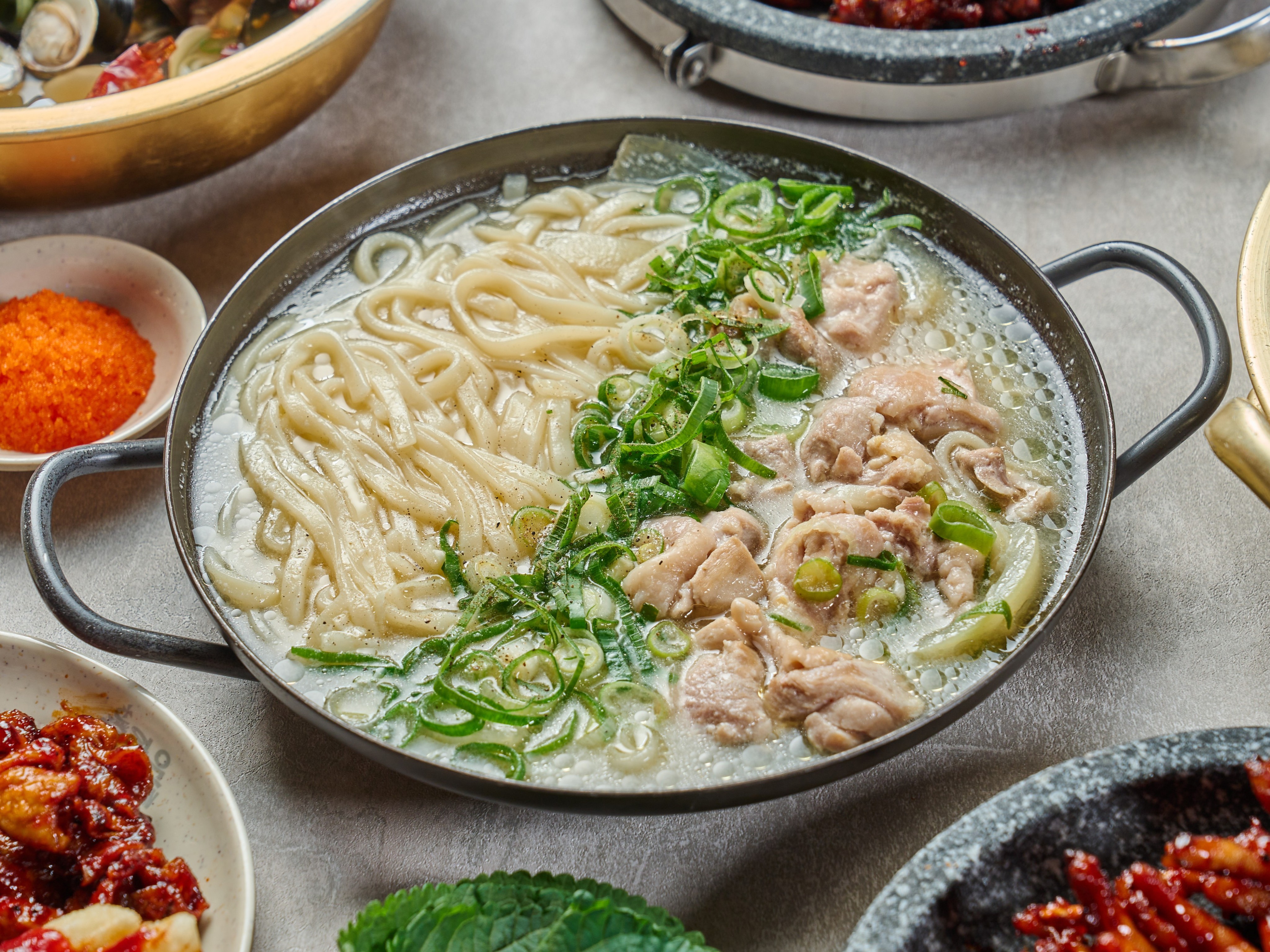 닭칼국수