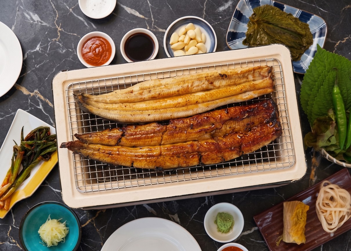 [디너] 숯불 소금 장어 구이 1마리