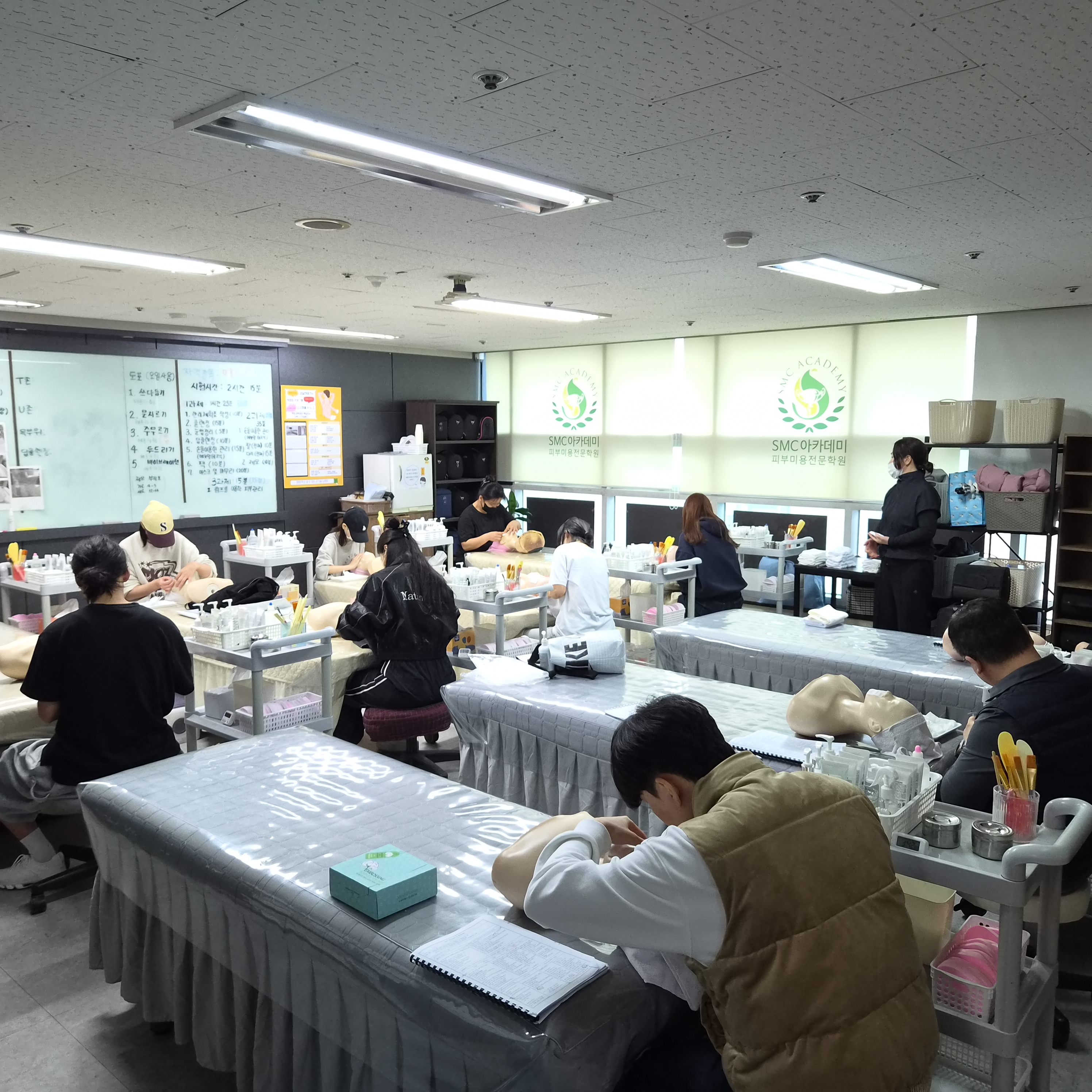 SMC아카데미피부미용학원 수원점 photo 6