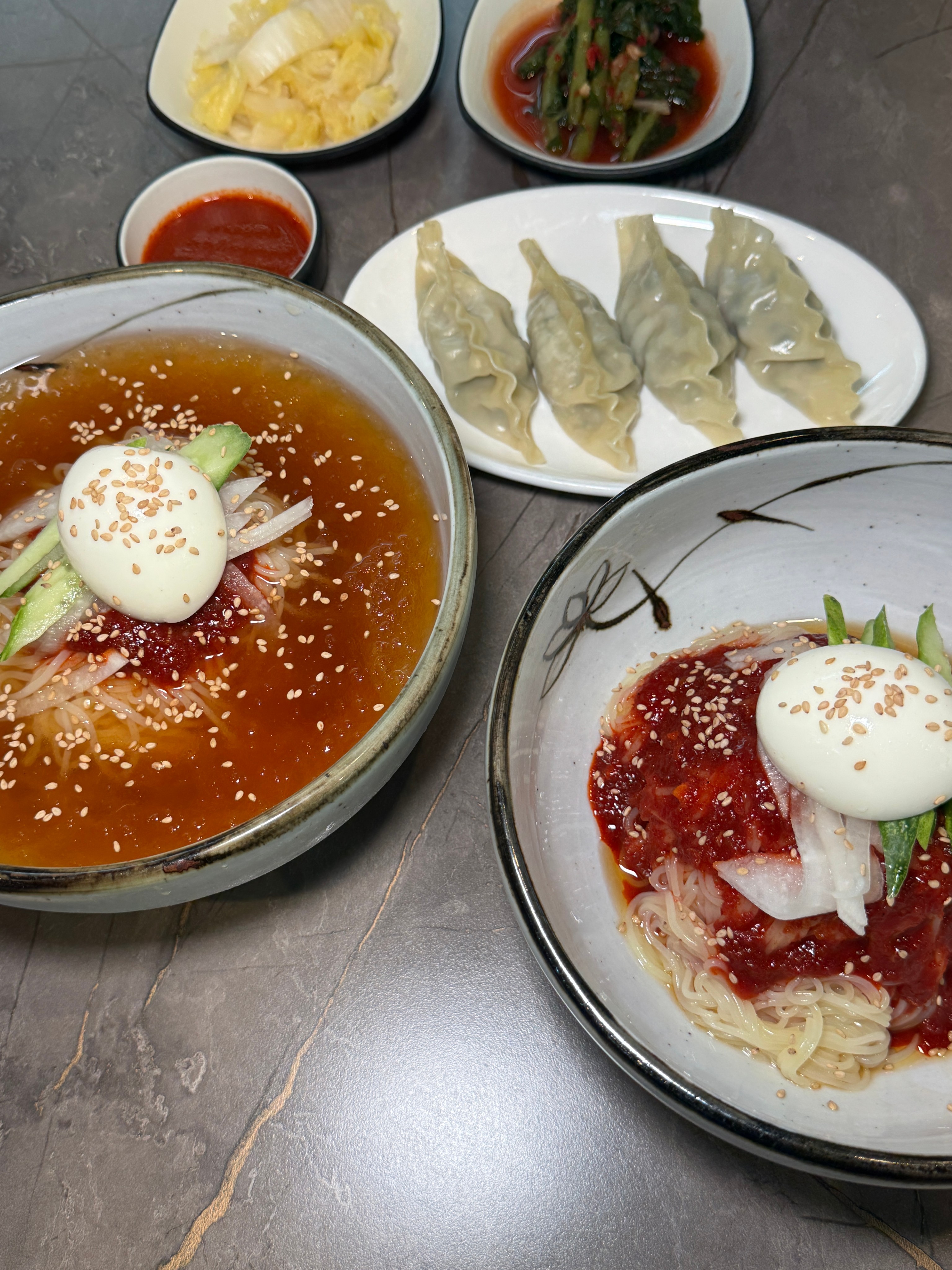 (평일점심특선) 밀면 + 만두 세트