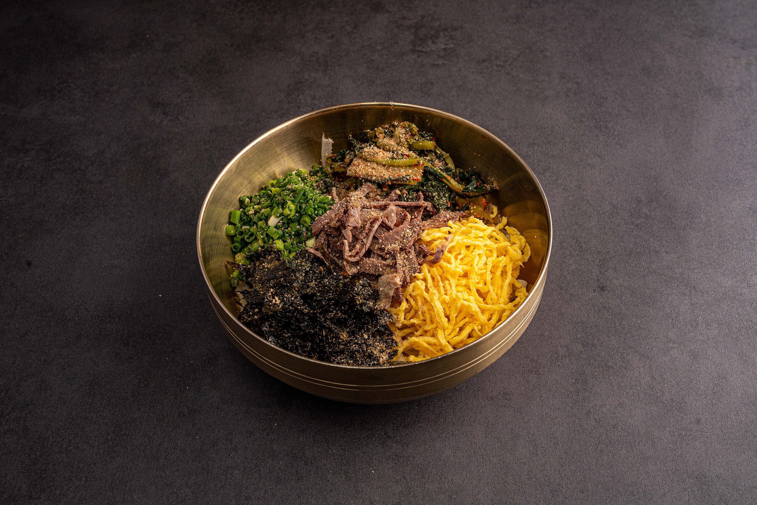 투쁠 한우비빔칼국수(계절메뉴)