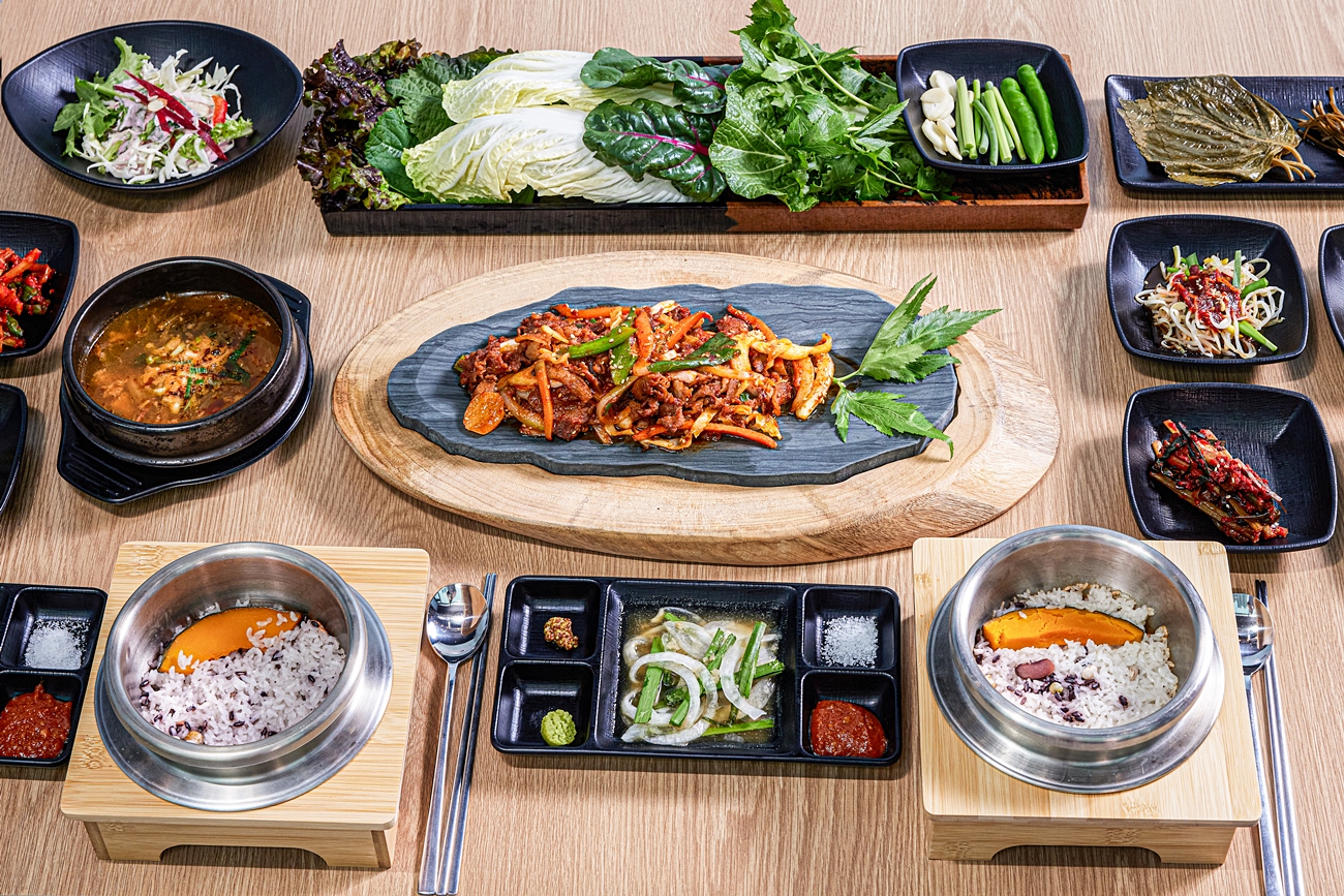 한돈 제육 쌈밥 정식(점심 특선)