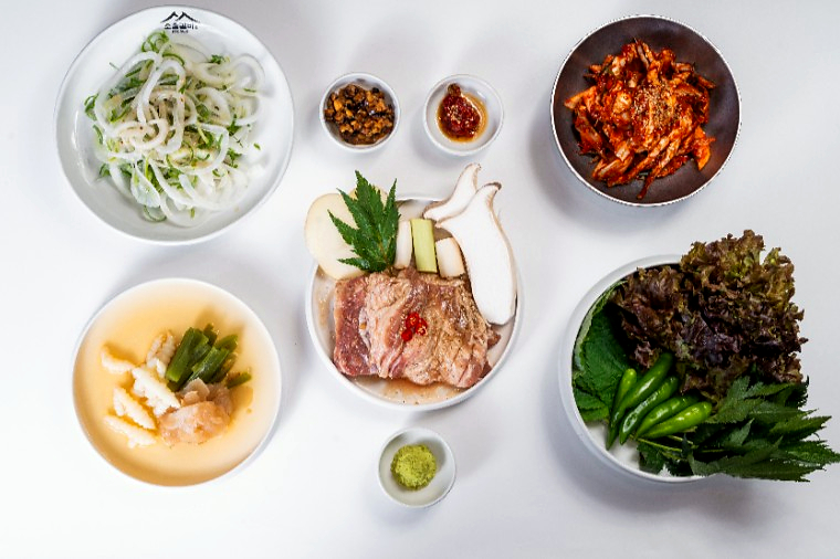 72시간 숙성 산청 흑돼지갈비