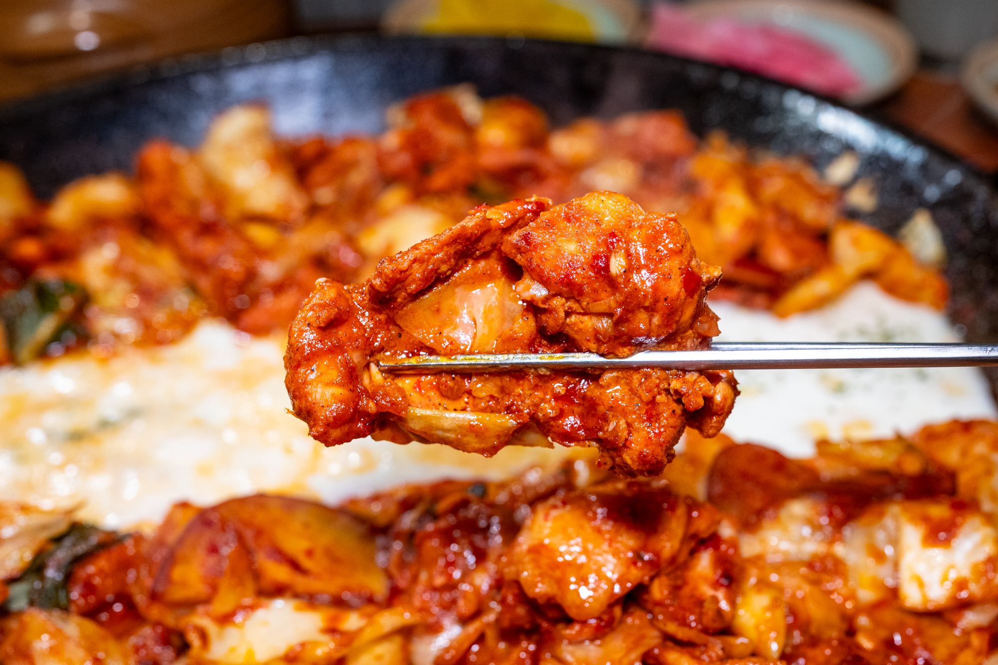 2대째 이어 온 항아리숙성 닭갈비
