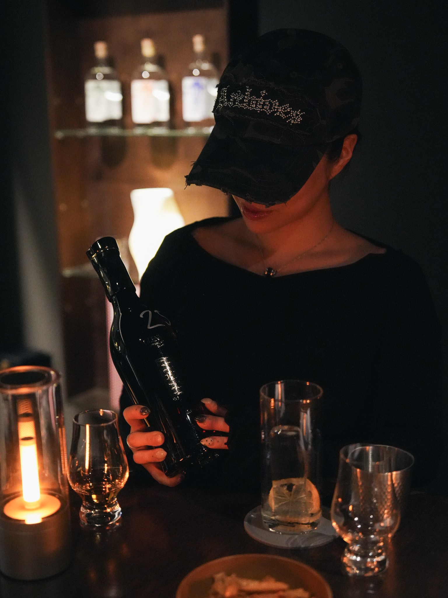 근본 성수 소셜혼술바 (Geunbon Seongsu Social Solo Bar)